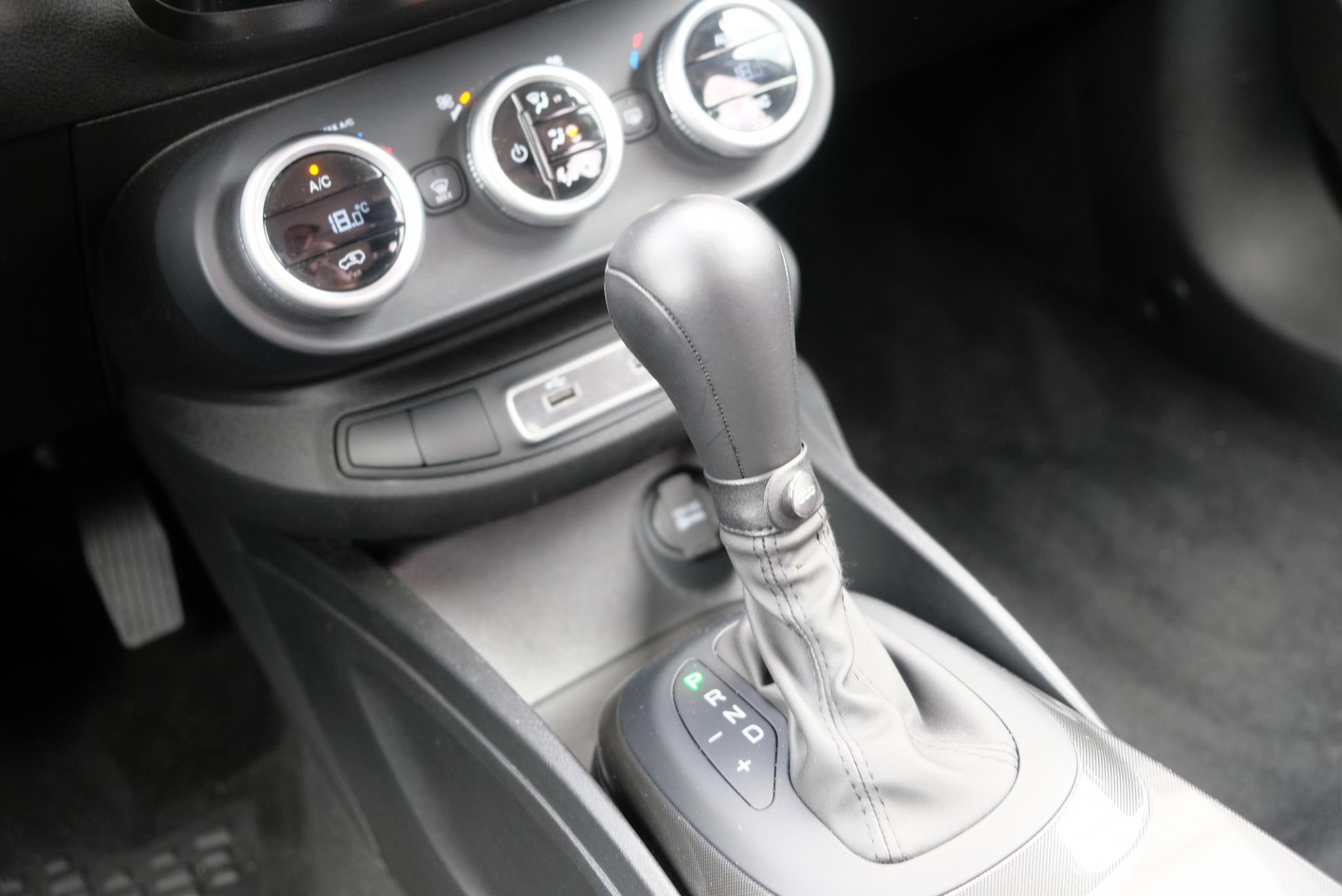 Fiat 500X 1.5 Hybrid 130pk DCT7 Sport Cabrio | Navi | App Connect | Climate | Camera | Blind Spot | PDC | Elektrisch Vouwdak afbeelding 13
