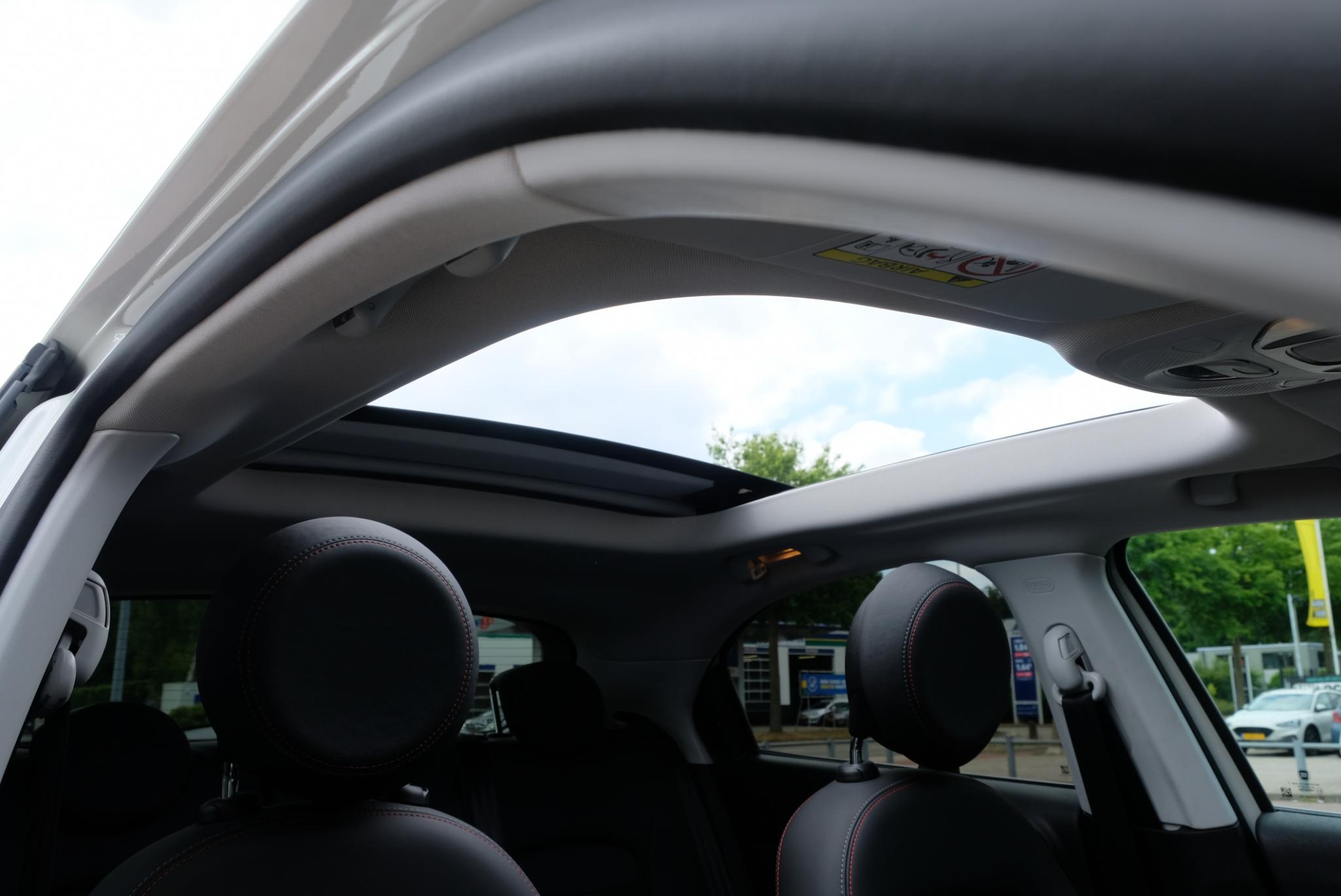 Fiat 500X 1.5 Hybrid 130pk DCT7 Sport Cabrio | Navi | App Connect | Climate | Camera | Blind Spot | PDC | Elektrisch Vouwdak afbeelding 19