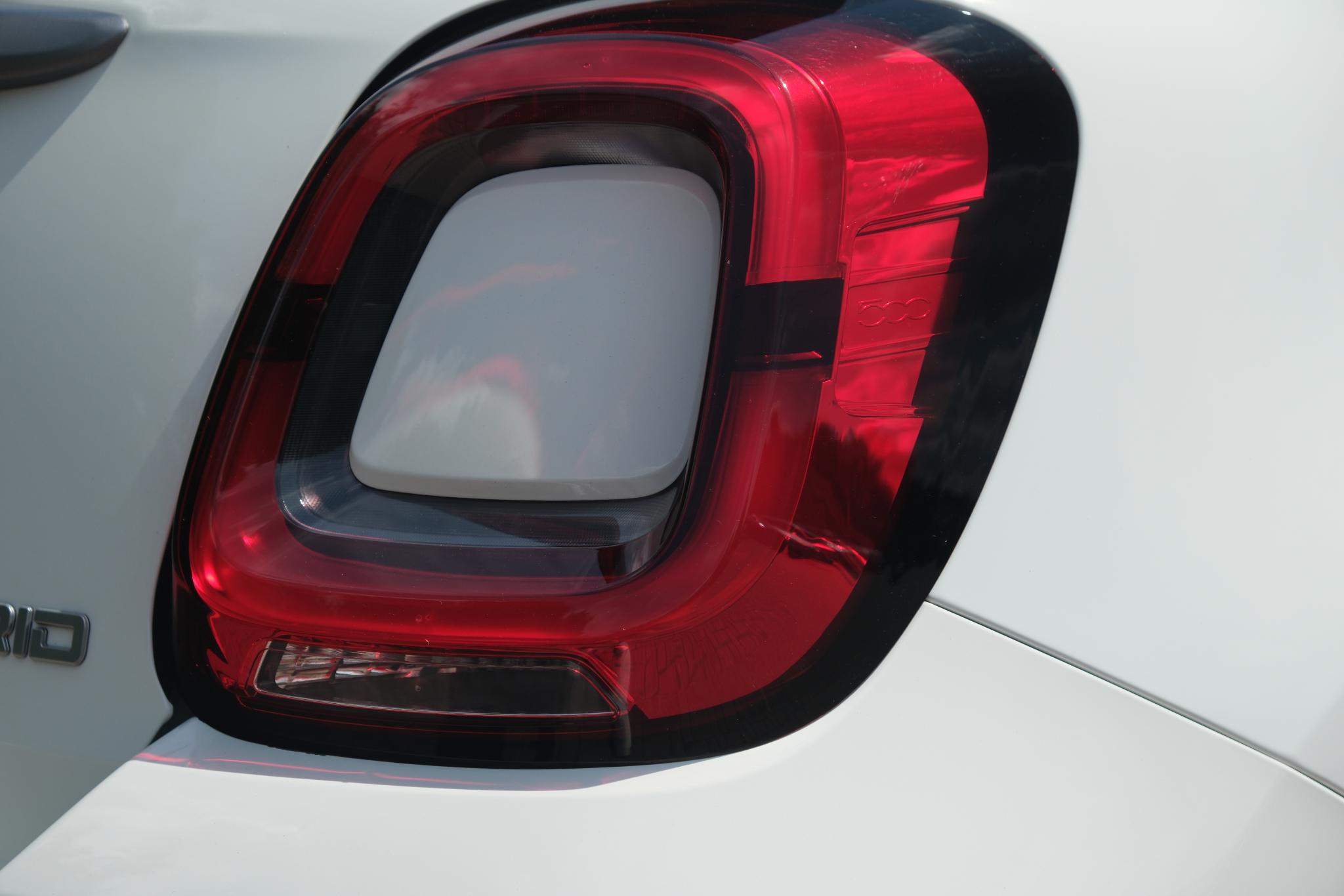 Fiat 500X 1.5 Hybrid 130pk DCT7 Sport Cabrio | Navi | App Connect | Climate | Camera | Blind Spot | PDC | Elektrisch Vouwdak afbeelding 28