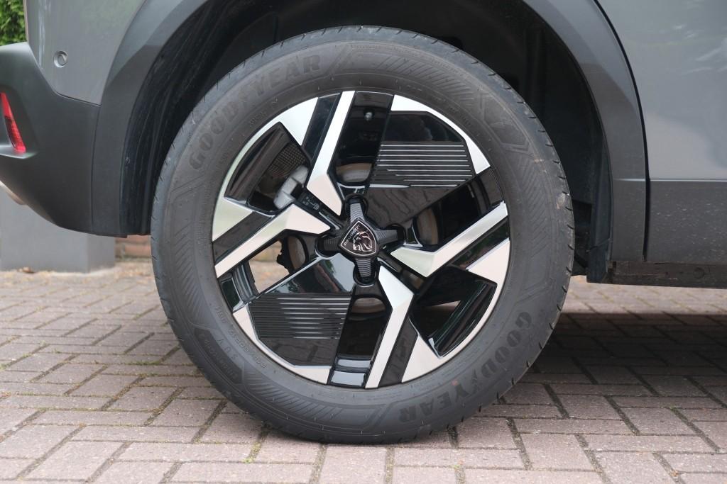 Peugeot 2008 1.2 PureTech 130pk Allure | App Connect | Climate | Cruise | Stoelverwarming | PDC afbeelding 38