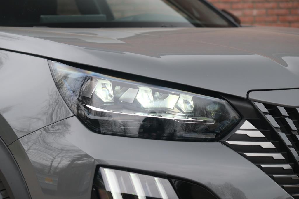 Peugeot 2008 1.2 PureTech 130pk EAT8 GT Pack | Navi | App Connect | Adaptive Cruise | Keyless | Alcantara | Camera | PDC afbeelding 2