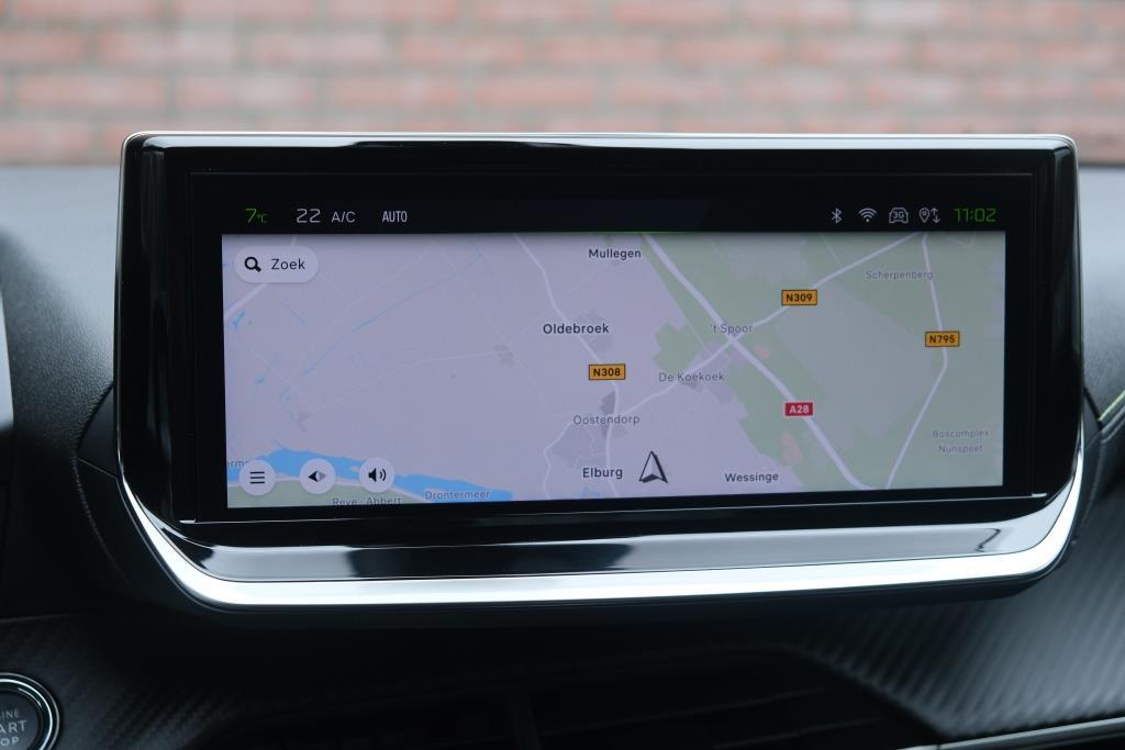 Peugeot 2008 1.2 PureTech 130pk EAT8 GT Pack | Navi | App Connect | Adaptive Cruise | Keyless | Alcantara | Camera | PDC afbeelding 12