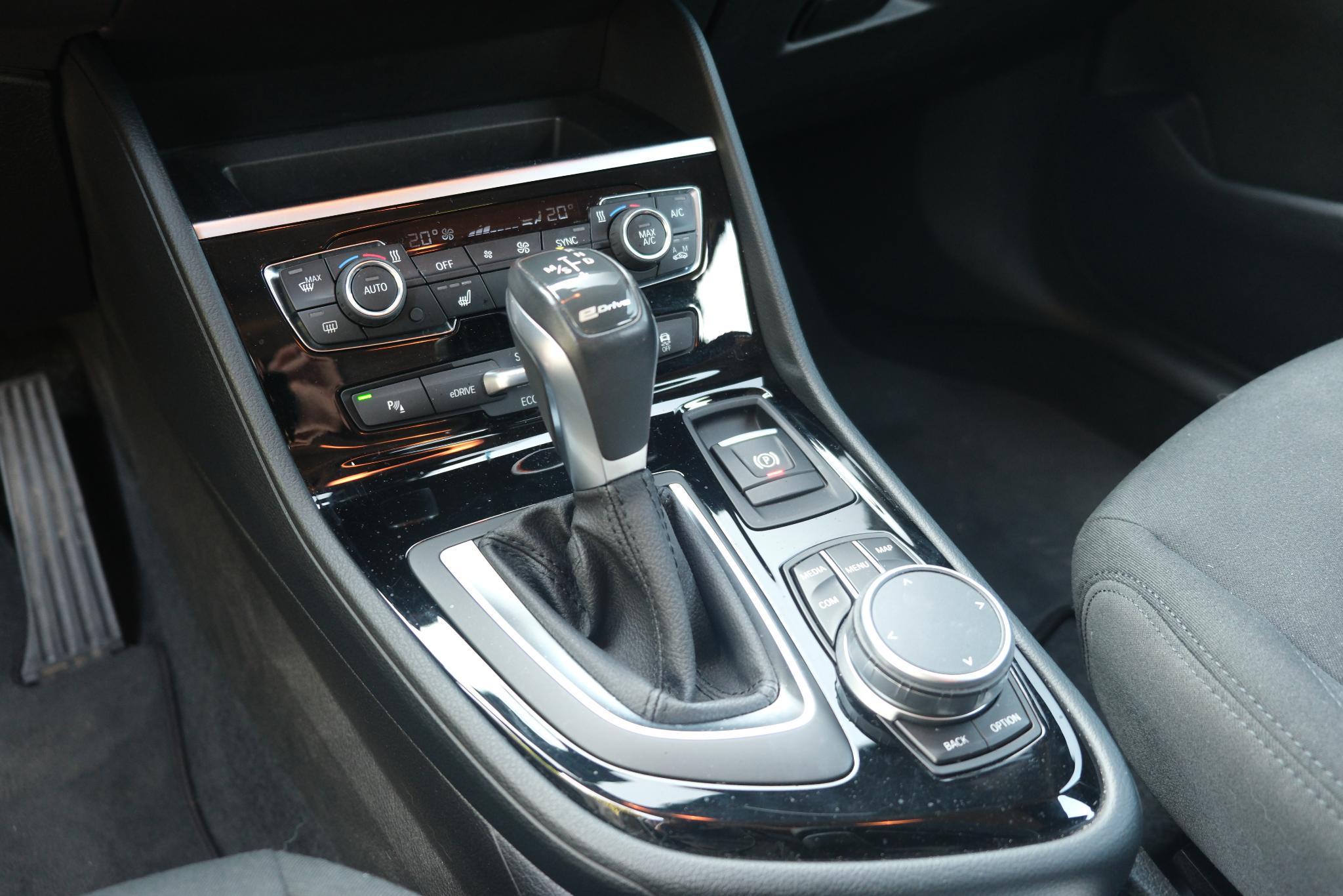 BMW 2 Serie 225xe iPerformance Active Tourer Executive | Navi | Climate | Cruise | Elektrisch Achterklep | Camera | PDC afbeelding 25