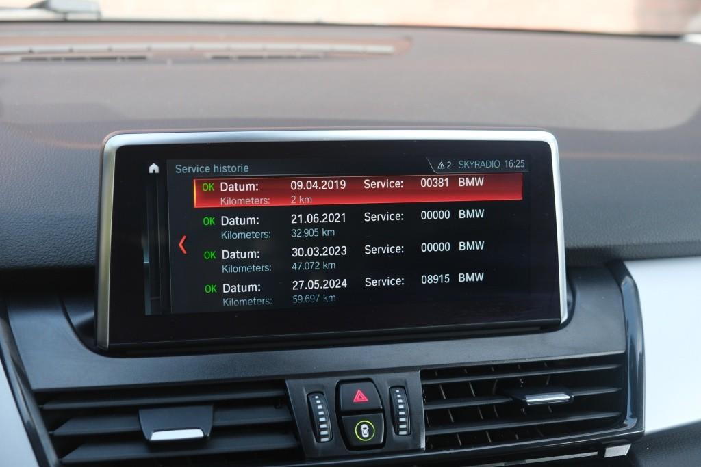 BMW 2 Serie 225xe iPerformance Active Tourer Executive | Navi | Climate | Cruise | Elektrisch Achterklep | Camera | PDC afbeelding 19