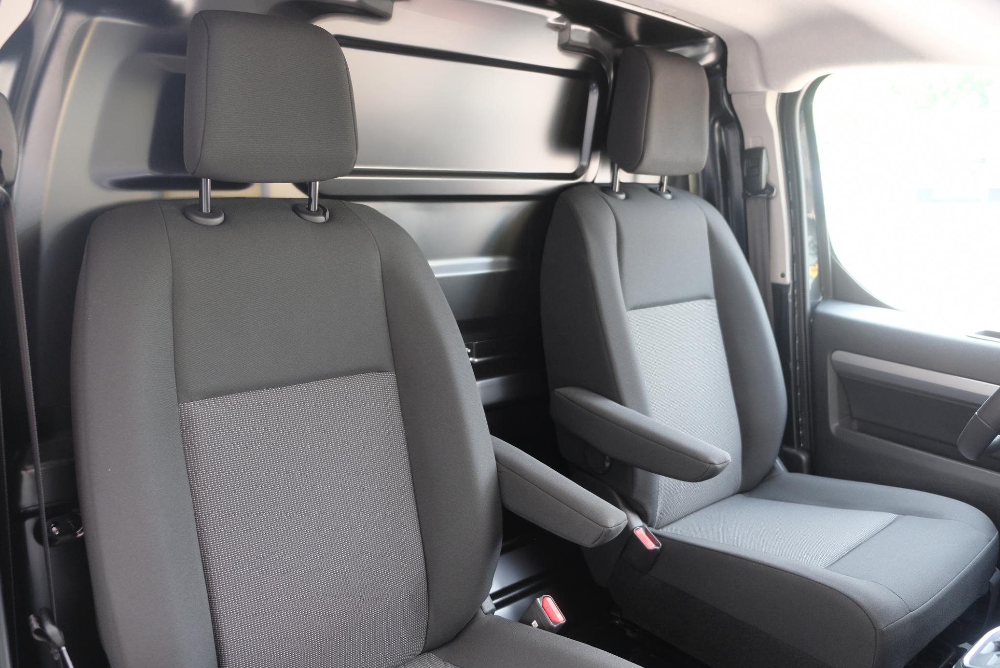 Citroën Jumpy 2.0 BlueHDi 180pk EAT8 L3 | Navi | App Connect | Climate | Cruise | Full LED | Keyless | Camera | PDC | Stuurwiel Verwarmd afbeelding 8