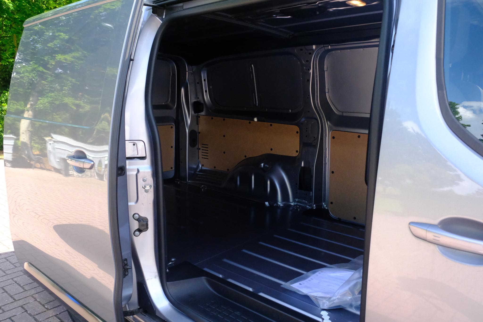 Citroën Jumpy 2.0 BlueHDi 180pk EAT8 L3 | Navi | App Connect | Climate | Cruise | Full LED | Keyless | Camera | PDC | Stuurwiel Verwarmd afbeelding 23