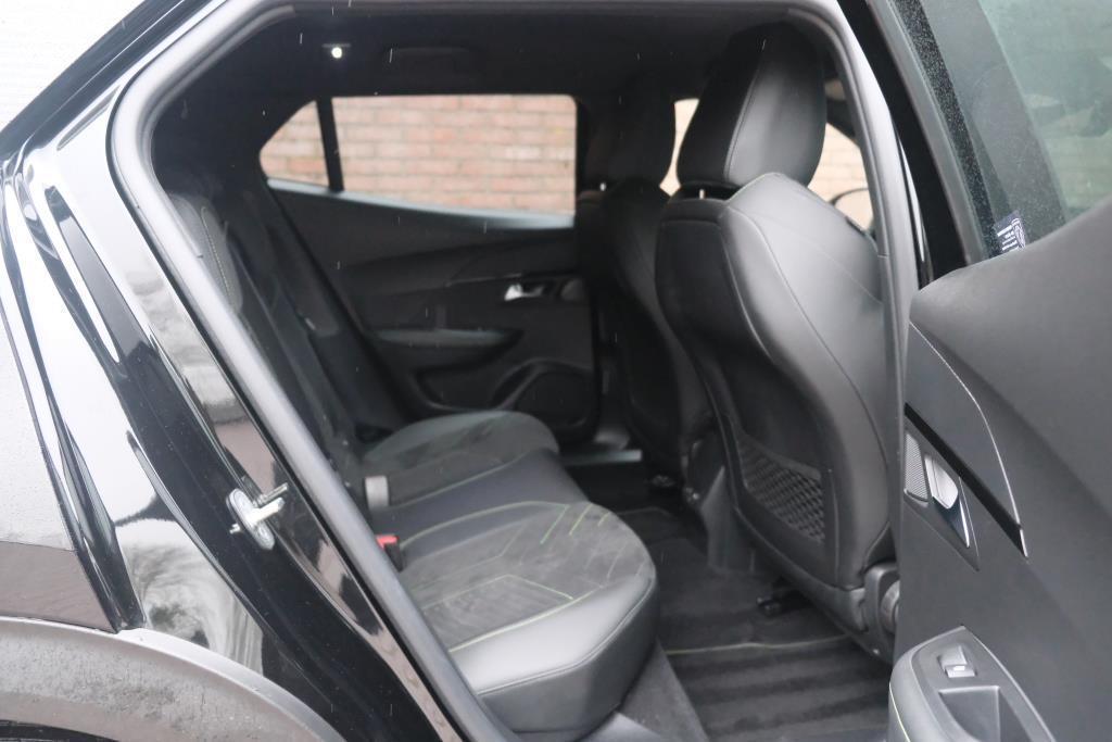 Peugeot 2008 1.2 PureTech 130pk EAT8 GT Pack | Navi | App Connect | Adaptive Cruise | Keyless | Alcantara | Camera | PDC afbeelding 12