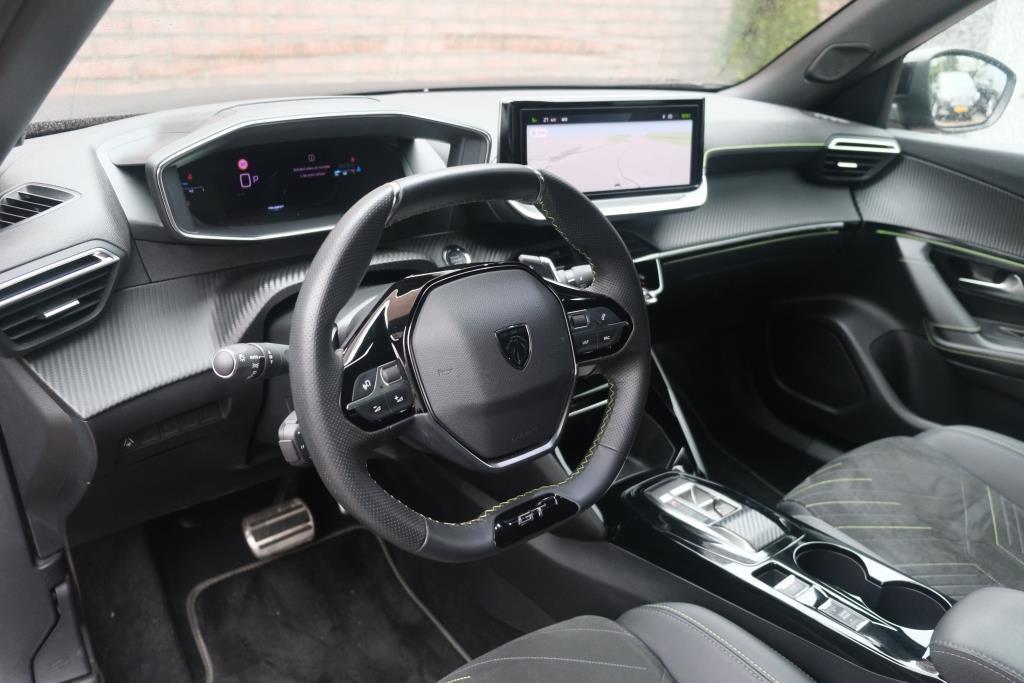 Peugeot 2008 1.2 PureTech 130pk EAT8 GT Pack | Navi | App Connect | Adaptive Cruise | Keyless | Alcantara | Camera | PDC afbeelding 13
