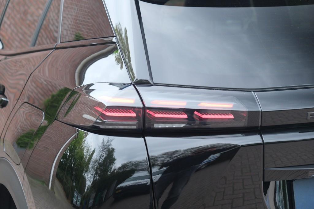 Peugeot 2008 1.2 PureTech 130pk EAT8 GT Pack | Navi | App Connect | Adaptive Cruise | Keyless | Alcantara | Camera | PDC afbeelding 35