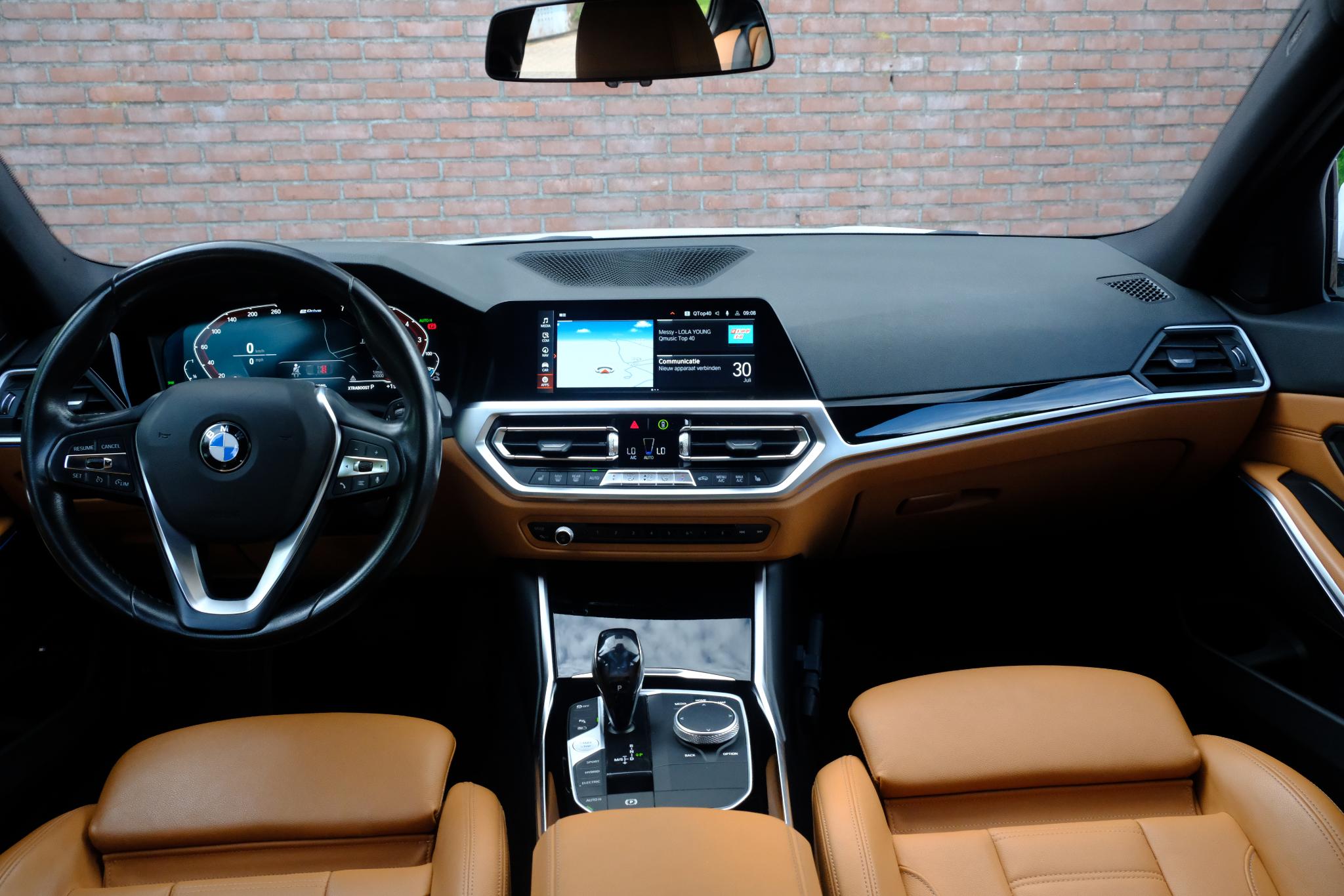 BMW 3-serie 330e eDrive Edition | Navi | App Connect | Climate | Cruise | Camera | Leder | PDC afbeelding 7