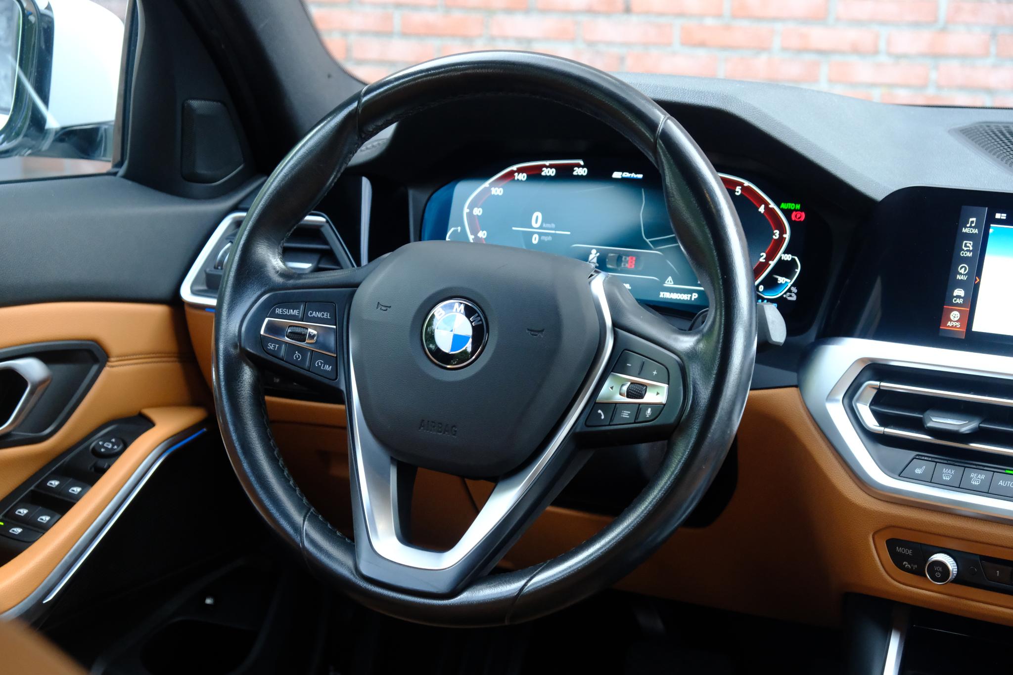 BMW 3-serie 330e eDrive Edition | Navi | App Connect | Climate | Cruise | Camera | Leder | PDC afbeelding 9