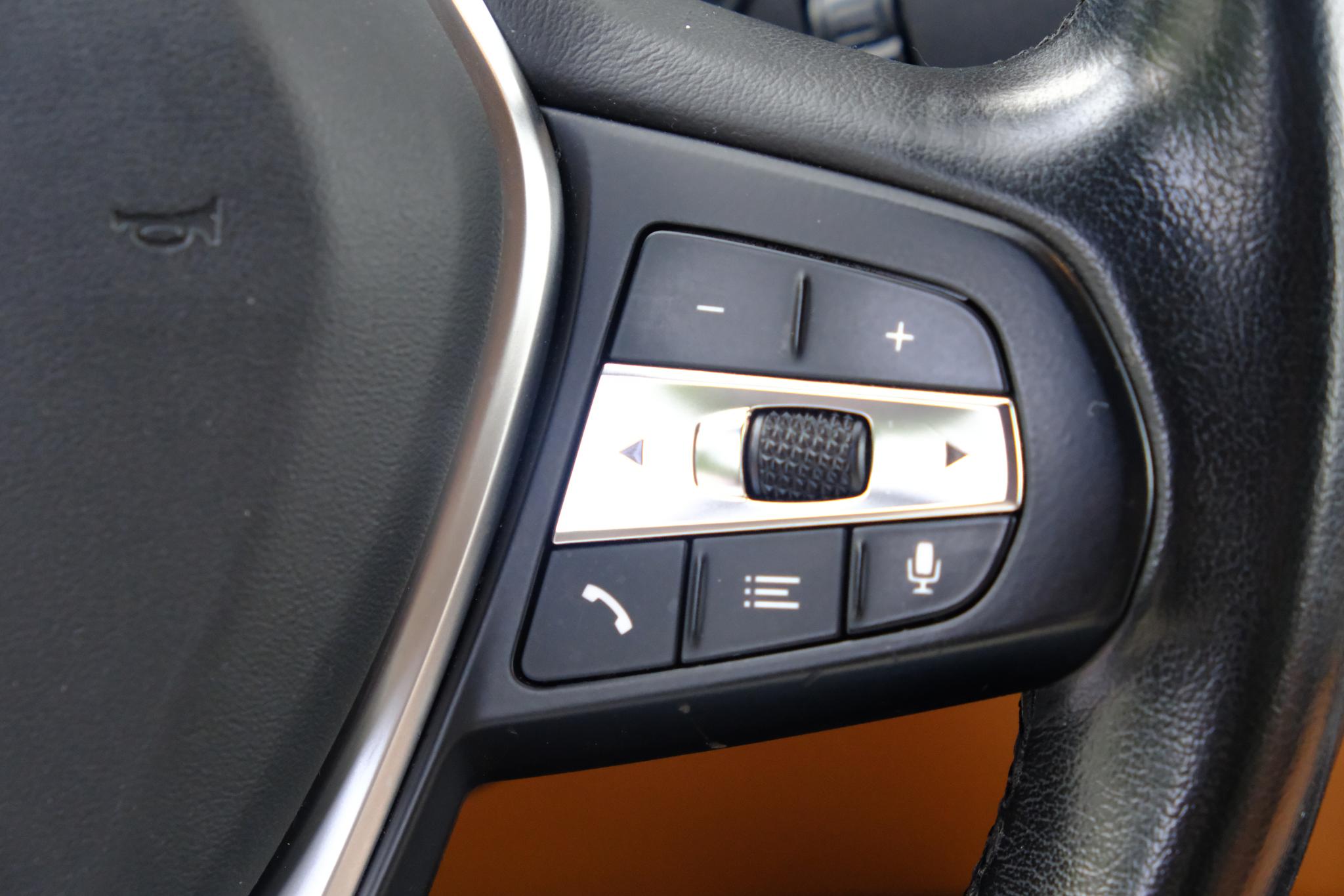 BMW 3-serie 330e eDrive Edition | Navi | App Connect | Climate | Cruise | Camera | Leder | PDC afbeelding 12