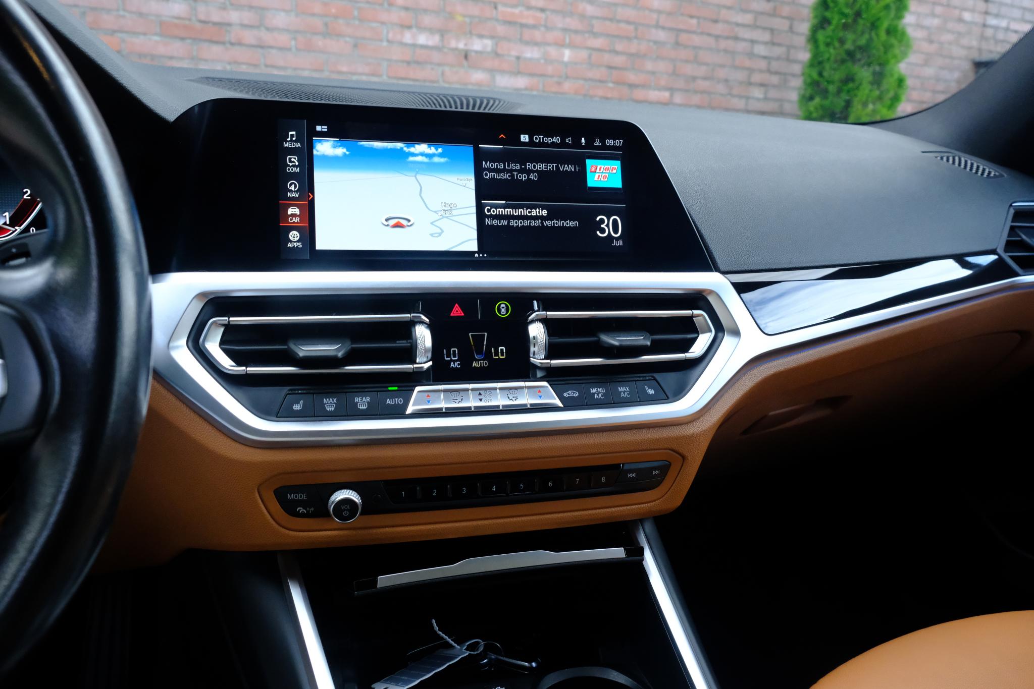 BMW 3-serie 330e eDrive Edition | Navi | App Connect | Climate | Cruise | Camera | Leder | PDC afbeelding 13