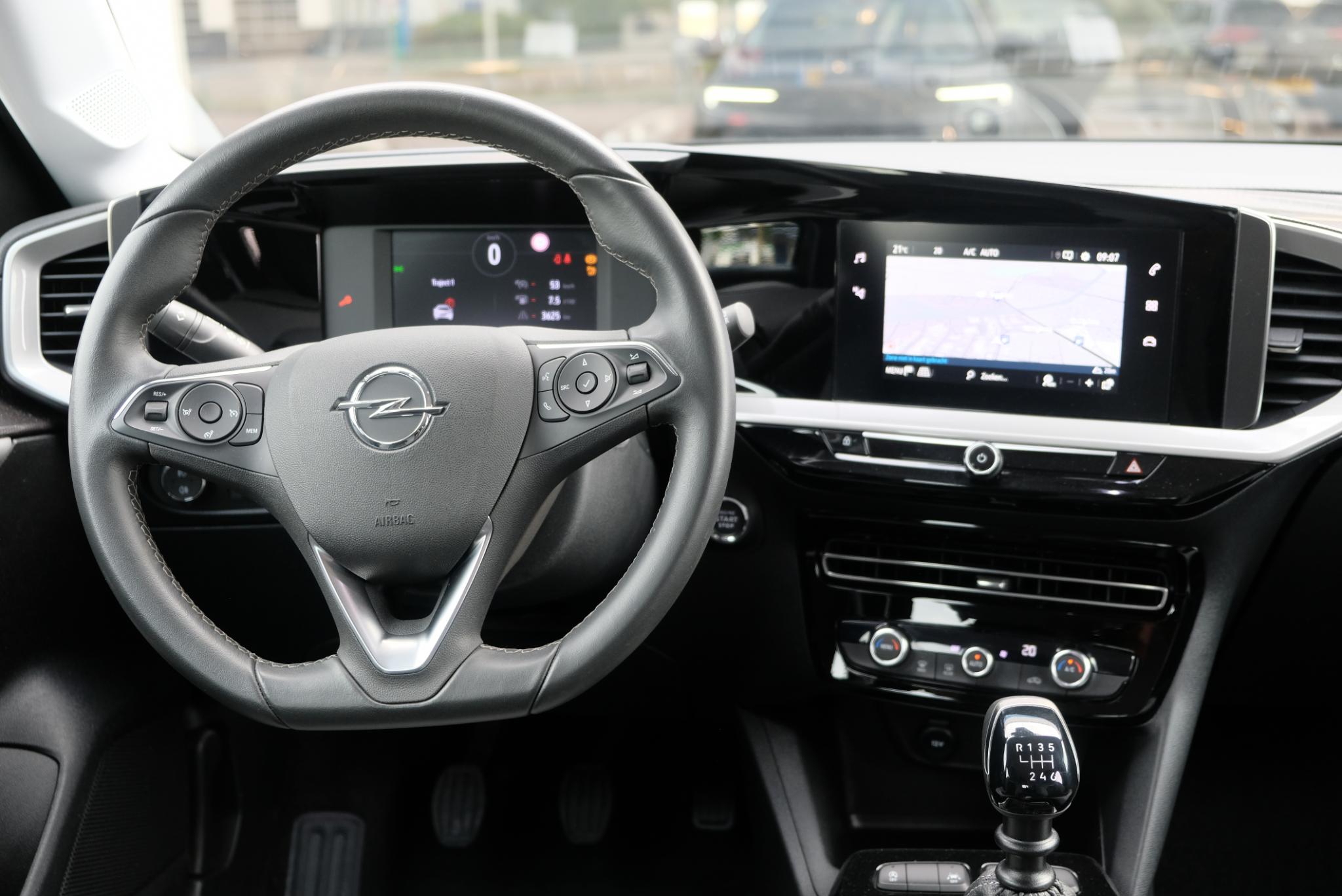 Opel Mokka 1.2 Turbo 136pk Elegance | Navi | App Connect | Climate | Cruise | Camera | Blind Spot | Keyless | PDC afbeelding 7
