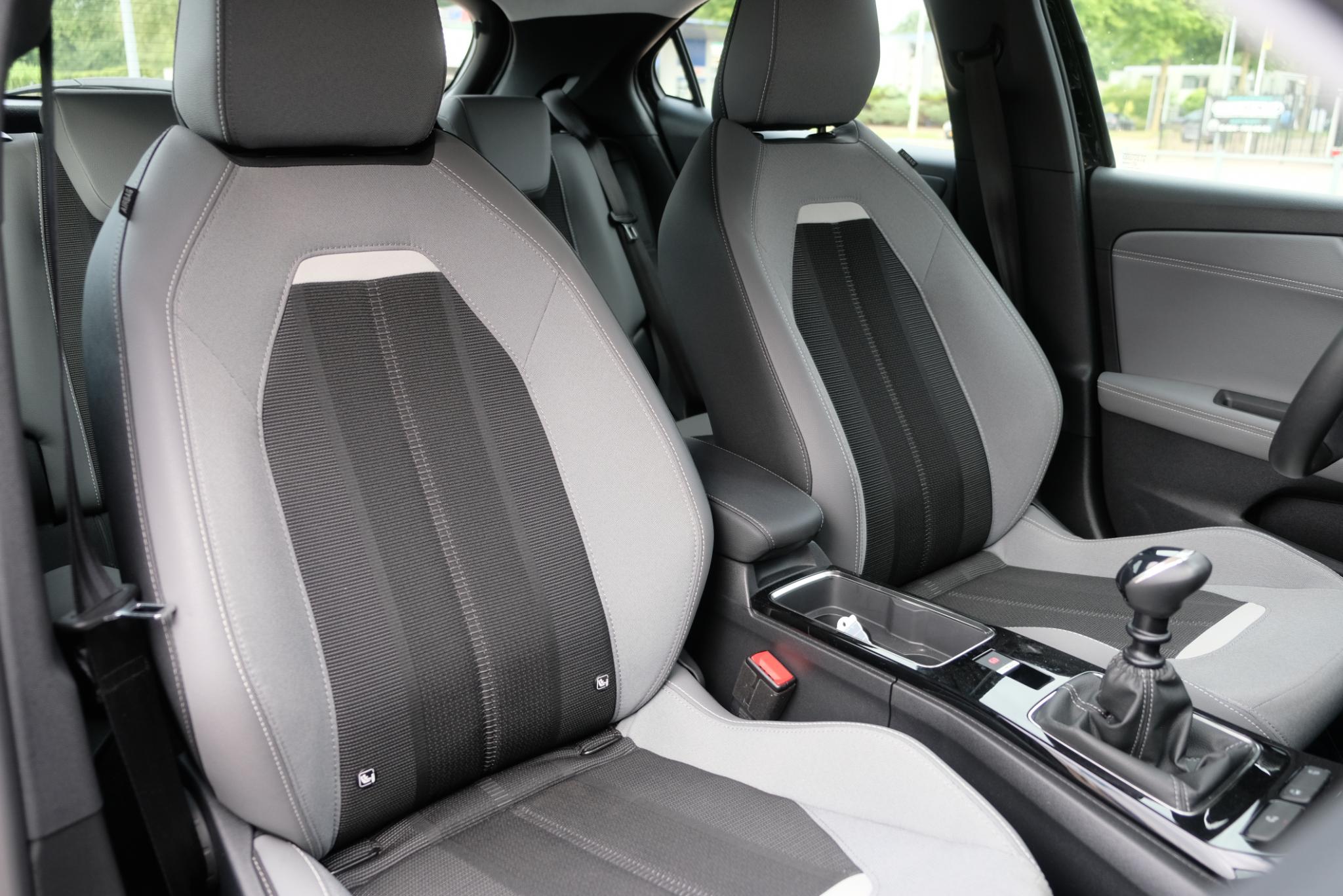 Opel Mokka 1.2 Turbo 136pk Elegance | Navi | App Connect | Climate | Cruise | Camera | Blind Spot | Keyless | PDC afbeelding 10