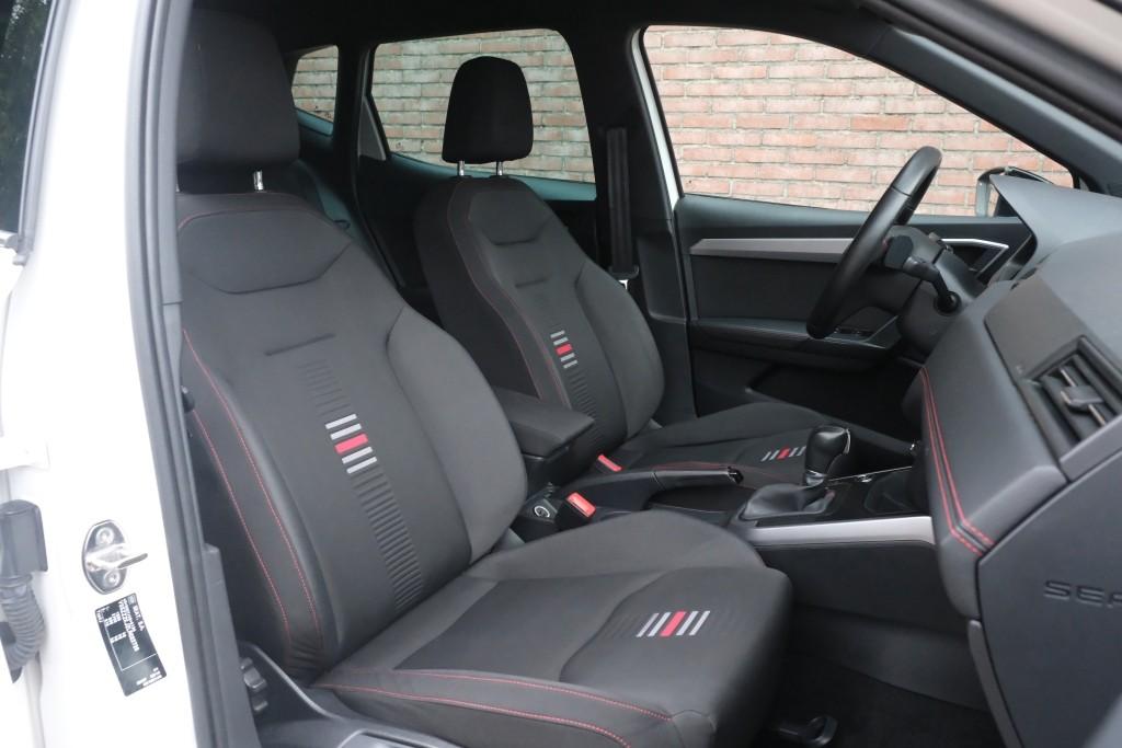 SEAT Arona 1.0 TSi 116pk DSG FR Business Intense | Navi | App Connect | Climate | Adaptive Cruise | Full LED | Stoelverwarming | PDC afbeelding 6