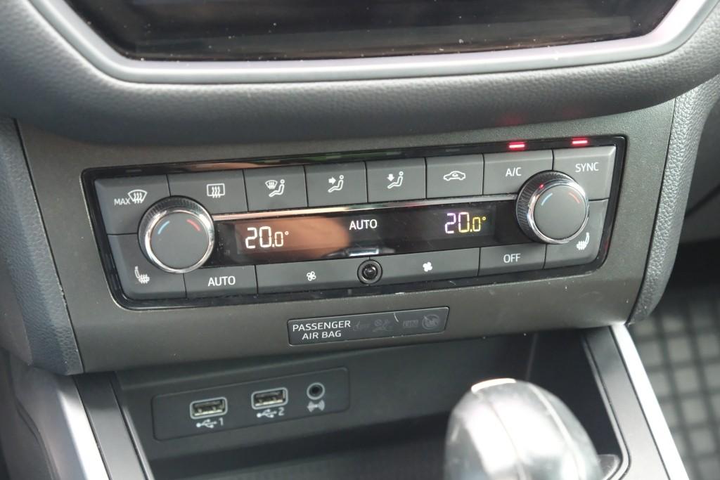 SEAT Arona 1.0 TSi 116pk DSG FR Business Intense | Navi | App Connect | Climate | Adaptive Cruise | Full LED | Stoelverwarming | PDC afbeelding 21