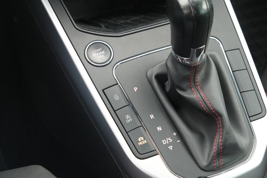 SEAT Arona 1.0 TSi 116pk DSG FR Business Intense | Navi | App Connect | Climate | Adaptive Cruise | Full LED | Stoelverwarming | PDC afbeelding 25
