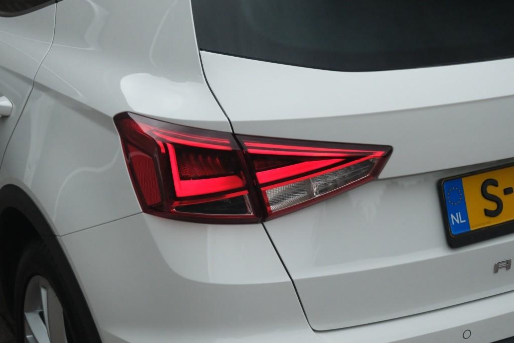SEAT Arona 1.0 TSi 116pk DSG FR Business Intense | Navi | App Connect | Climate | Adaptive Cruise | Full LED | Stoelverwarming | PDC afbeelding 29