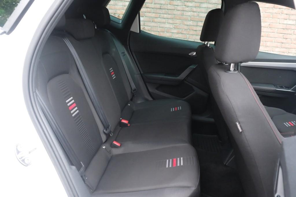 SEAT Arona 1.0 TSi 116pk DSG FR Business Intense | Navi | App Connect | Climate | Adaptive Cruise | Full LED | Stoelverwarming | PDC afbeelding 3