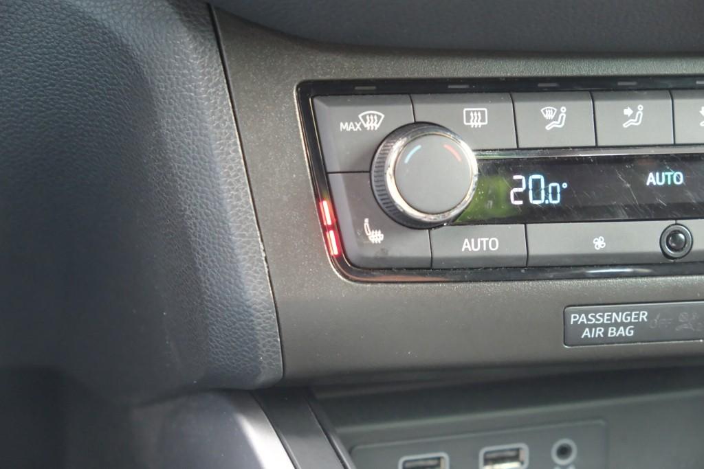 SEAT Arona 1.0 TSi 116pk DSG FR Business Intense | Navi | App Connect | Climate | Adaptive Cruise | Full LED | Stoelverwarming | PDC afbeelding 23