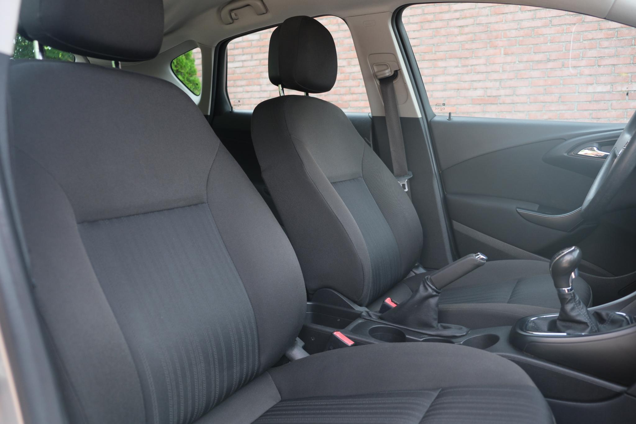 Opel Astra 1.6-16V 116pk 5-drs Selection | Airco | Metallic | Trekhaak | Lichtmetalen velgen 17" afbeelding 4