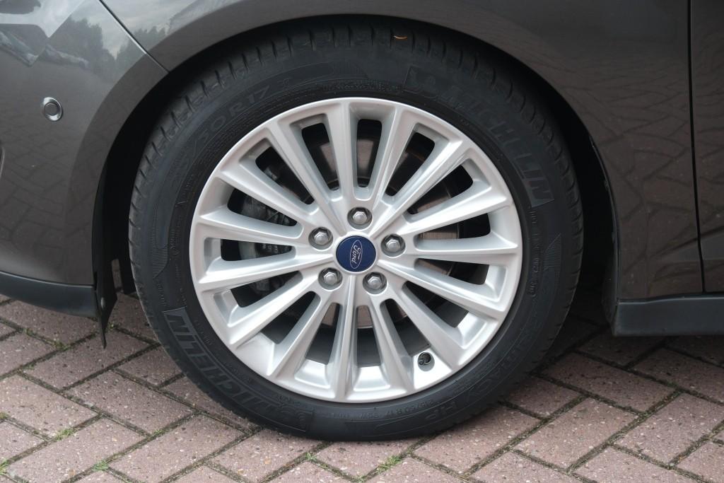 Ford C-MAX 1.5 EcoBoost 150pk Aut. Titanium | Navi | Climate | Camera | Leder | Electrische Achterklep | Trekhaak | Winter Pakket afbeelding 25