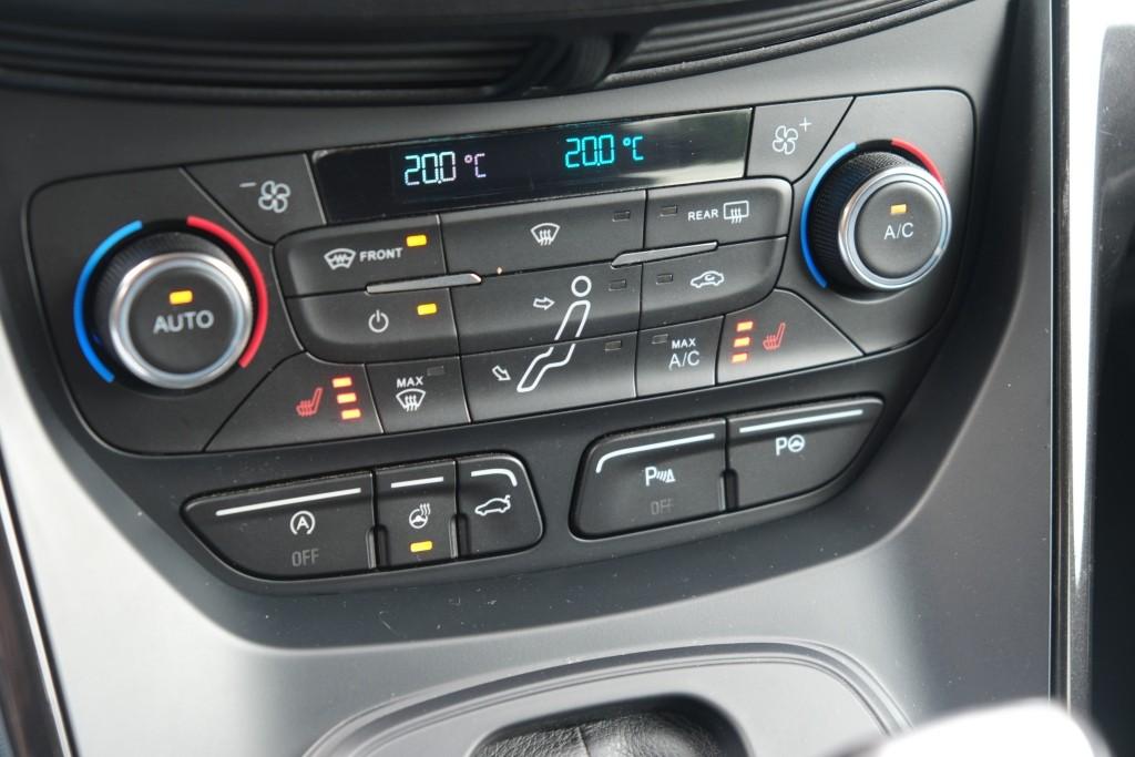 Ford C-MAX 1.5 EcoBoost 150pk Aut. Titanium | Navi | Climate | Camera | Leder | Electrische Achterklep | Trekhaak | Winter Pakket afbeelding 20