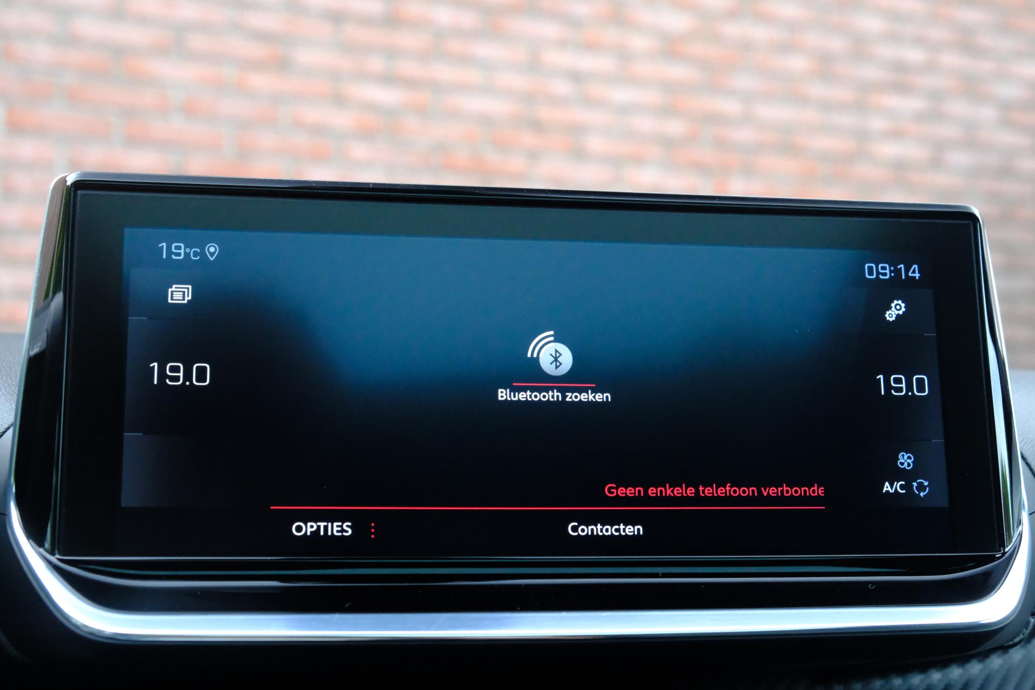 Peugeot 208 1.2 PureTech 130pk EAT8 GT-Line | Navi | App Connect | Climate | Adaptive Cruise | Panoramadak | Camera | Keyless | Blind Spot | Trekhaak afbeelding 16