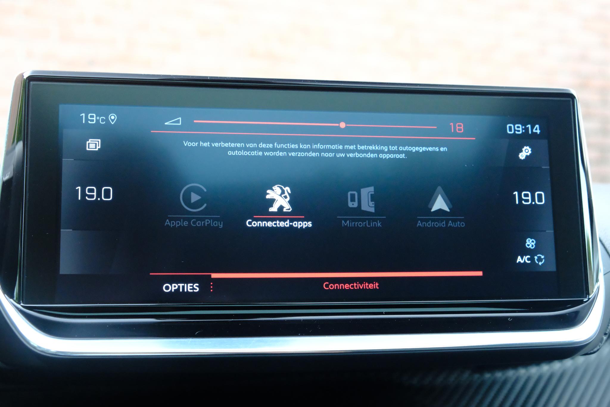 Peugeot 208 1.2 PureTech 130pk EAT8 GT-Line | Navi | App Connect | Climate | Adaptive Cruise | Panoramadak | Camera | Keyless | Blind Spot | Trekhaak afbeelding 17