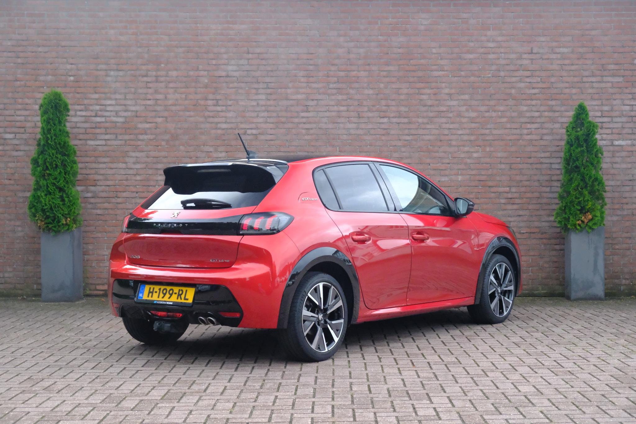 Peugeot 208 1.2 PureTech 130pk EAT8 GT-Line | Navi | App Connect | Climate | Adaptive Cruise | Panoramadak | Camera | Keyless | Blind Spot | Trekhaak afbeelding 29