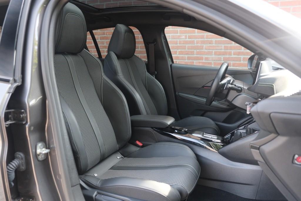 Peugeot 208 1.2 PureTech 100pk EAT8 GT | App-Connect | Navi | Climate | Panoramadak | Full LED | Camera afbeelding 4