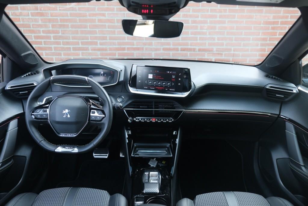 Peugeot 208 1.2 PureTech 100pk EAT8 GT | App-Connect | Navi | Climate | Panoramadak | Full LED | Camera afbeelding 6