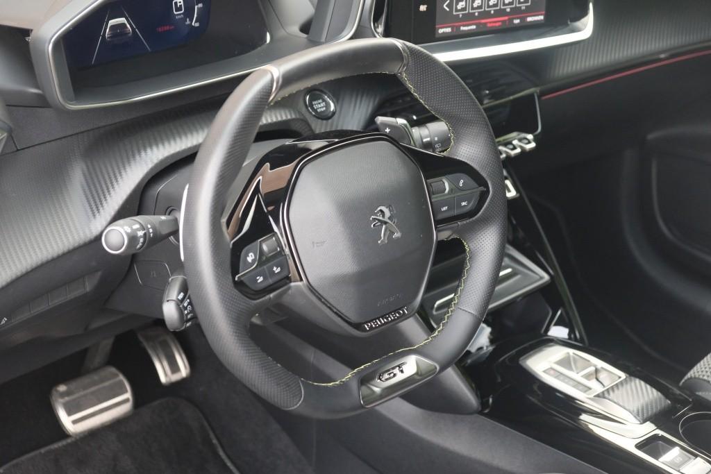 Peugeot 208 1.2 PureTech 100pk EAT8 GT | App-Connect | Navi | Climate | Panoramadak | Full LED | Camera afbeelding 7