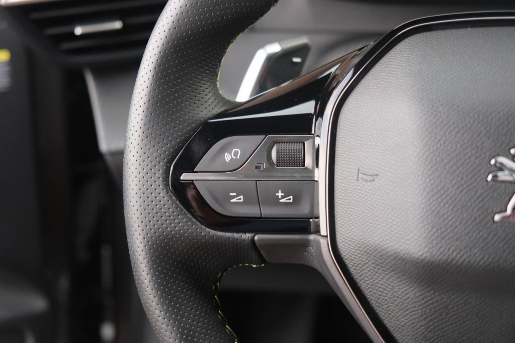 Peugeot 208 1.2 PureTech 100pk EAT8 GT | App-Connect | Navi | Climate | Panoramadak | Full LED | Camera afbeelding 8
