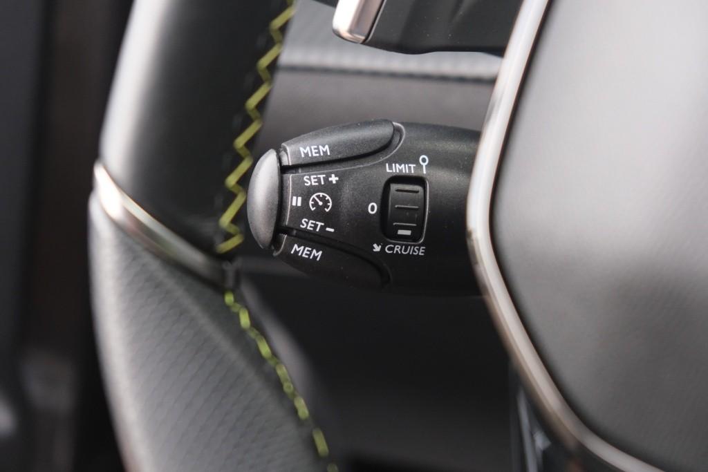 Peugeot 208 1.2 PureTech 100pk EAT8 GT | App-Connect | Navi | Climate | Panoramadak | Full LED | Camera afbeelding 11