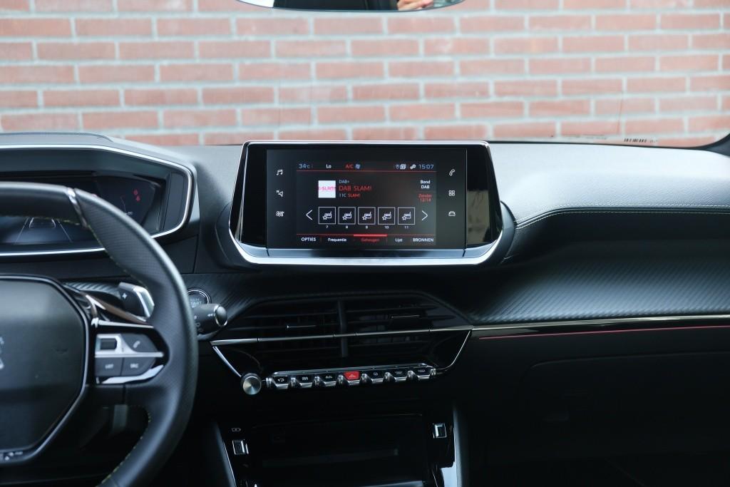 Peugeot 208 1.2 PureTech 100pk EAT8 GT | App-Connect | Navi | Climate | Panoramadak | Full LED | Camera afbeelding 15