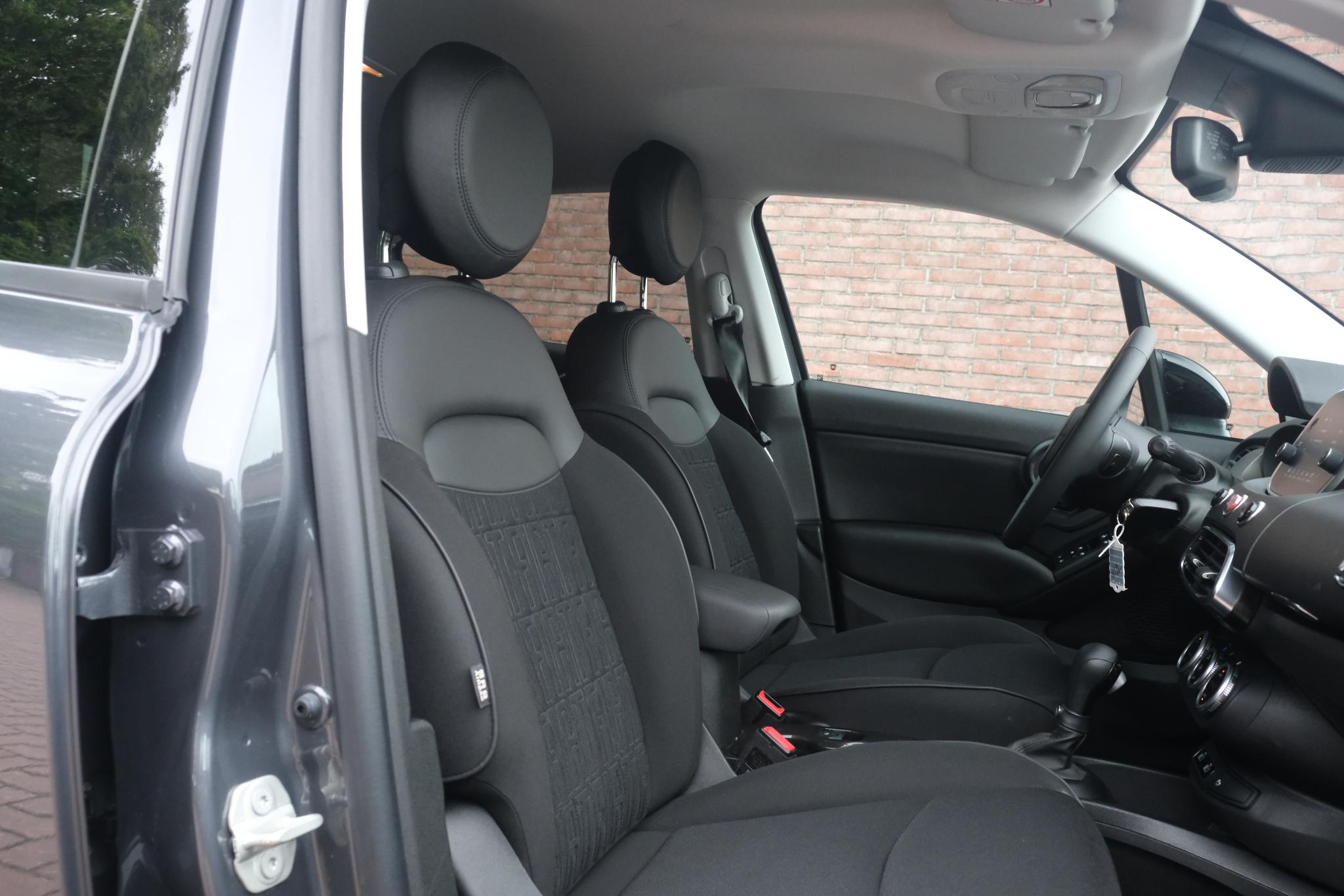 Fiat 500X 1.5 Hybrid 130pk DCT7 RED | App Connect | Climate | Cruise | Camera | PDC afbeelding 3
