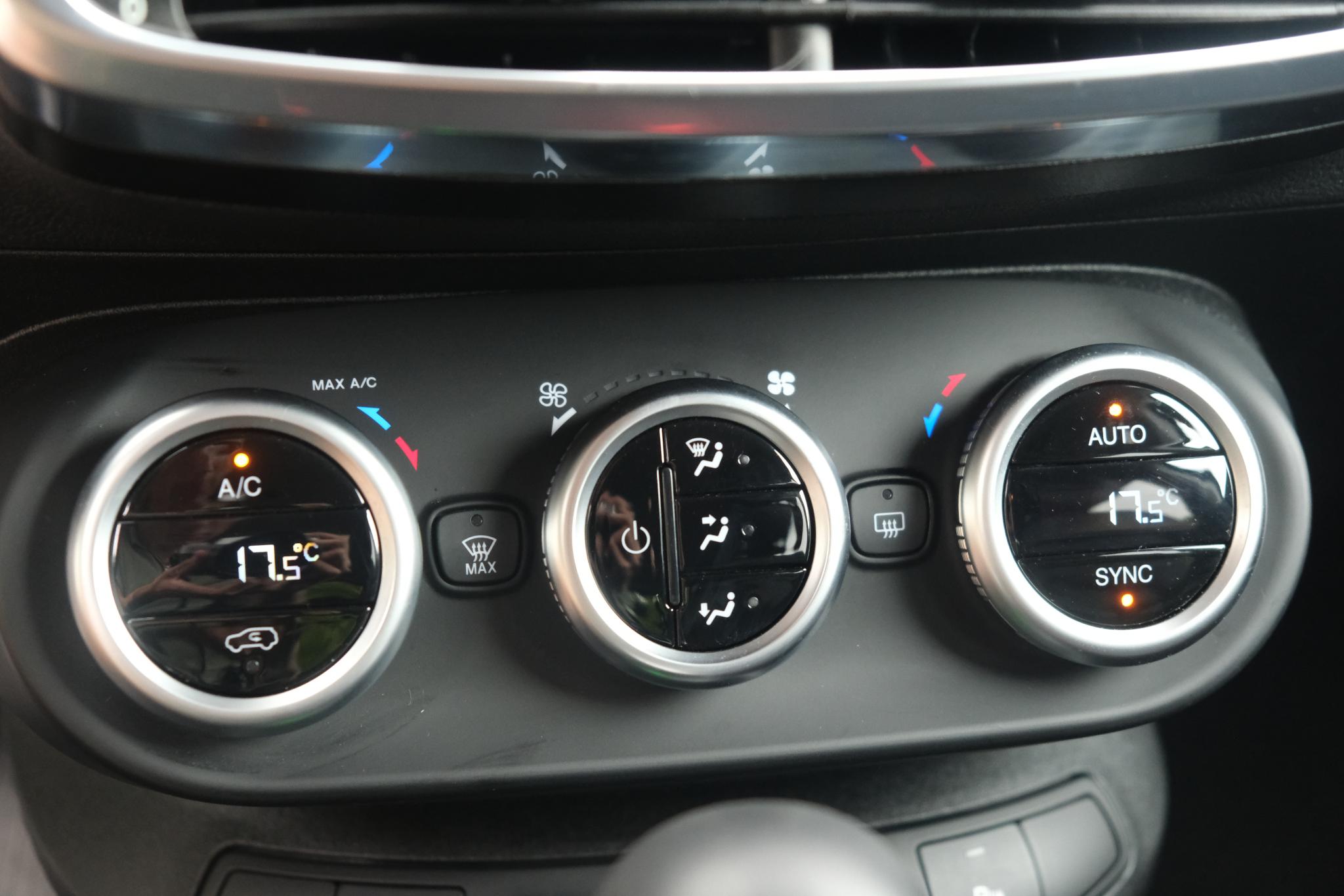 Fiat 500X 1.5 Hybrid 130pk DCT7 RED | App Connect | Climate | Cruise | Camera | PDC afbeelding 20