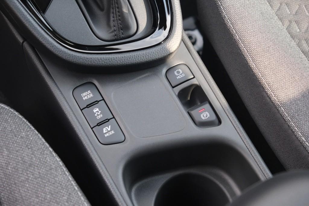 Toyota Yaris Cross 1.5 Hybrid 130pk CVT Teamplayer | App Connect | Climate | Adaptive Cruise | Full LED | Camera | Keyless | Blind Spot | Stoelverwarming afbeelding 22
