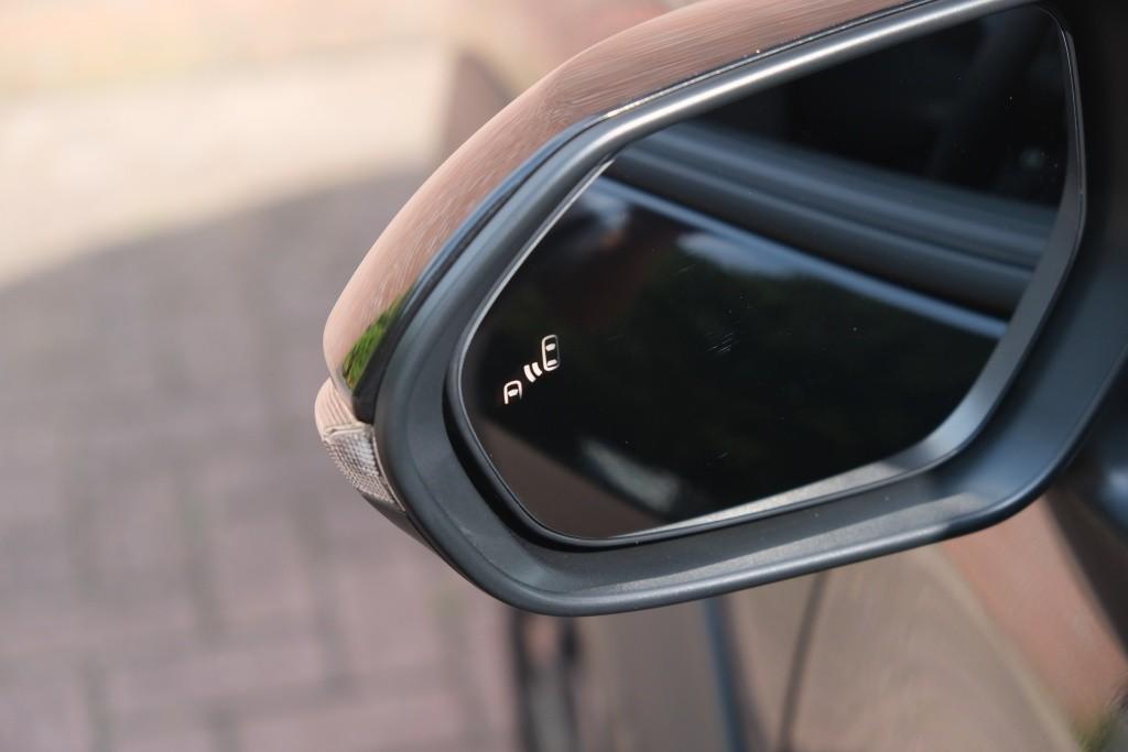 Toyota Yaris Cross 1.5 Hybrid 130pk CVT Teamplayer | App Connect | Climate | Adaptive Cruise | Full LED | Camera | Keyless | Blind Spot | Stoelverwarming afbeelding 26