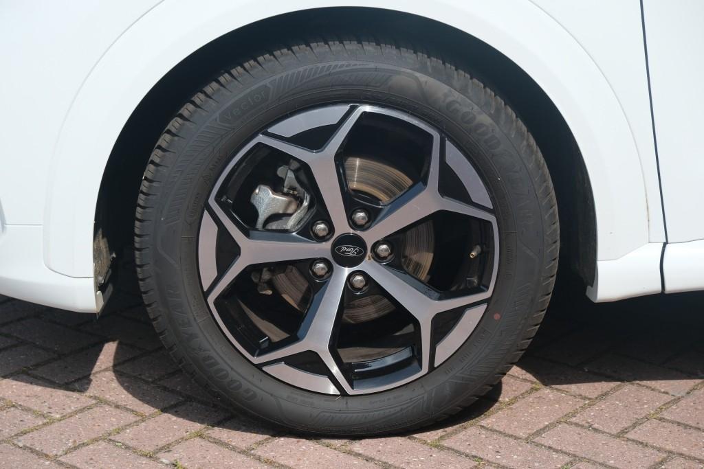 Ford Puma 1.0 EcoBoost Hybrid 125pk Aut. ST-Line | Nieuw Model ! | Navi | Climate | Adaptive Cruise | Camera | Panoramadak | Elektrische Achterklep | Winter Pakket afbeelding 32