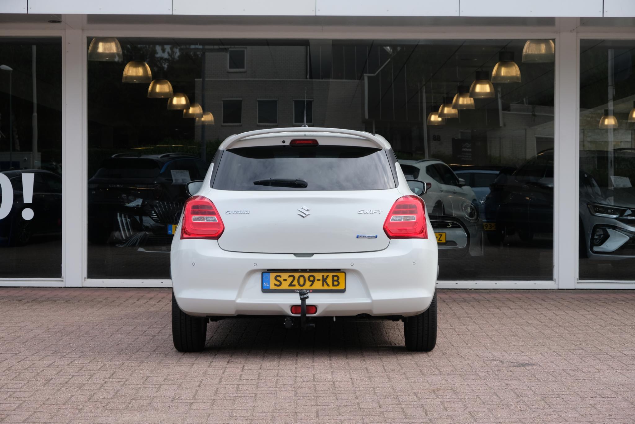 Suzuki Swift 1.2 83pk Select Smart Hybrid | App Connect | Airco | Adaptive Cruise | Camera | Stoelverwarming | Trekhaak afbeelding 5