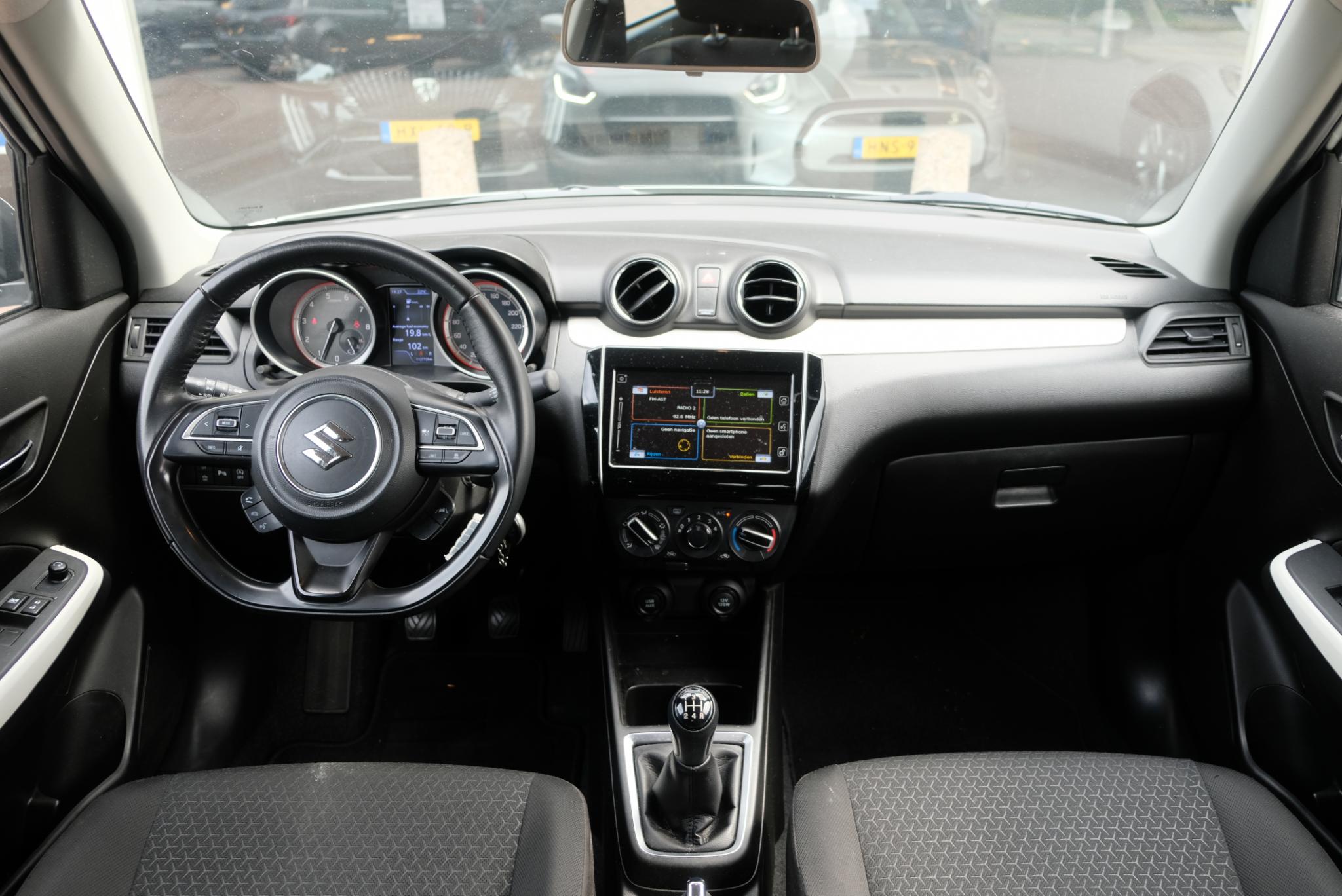 Suzuki Swift 1.2 83pk Select Smart Hybrid | App Connect | Airco | Adaptive Cruise | Camera | Stoelverwarming | Trekhaak afbeelding 2