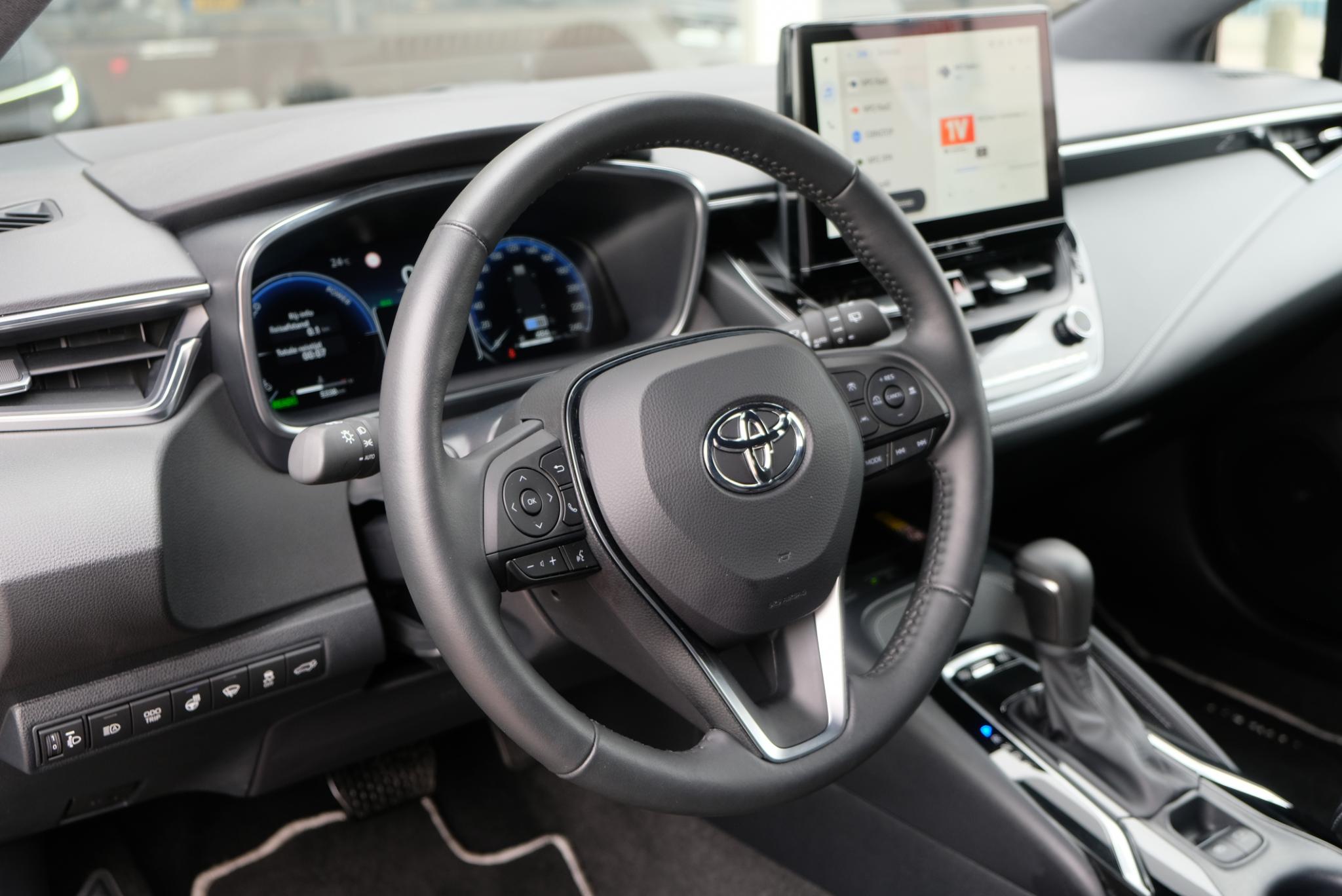 Toyota Corolla 1.8 Hybrid 140pk CVT Touring Sport Dynamic Toyota Corolla 1.8 Hybrid 140pk CVT Touring Sports First Edition | Navi | Climate | Adaptive Cruise | Keyless | Camera | Elektrische Achterklep afbeelding 20