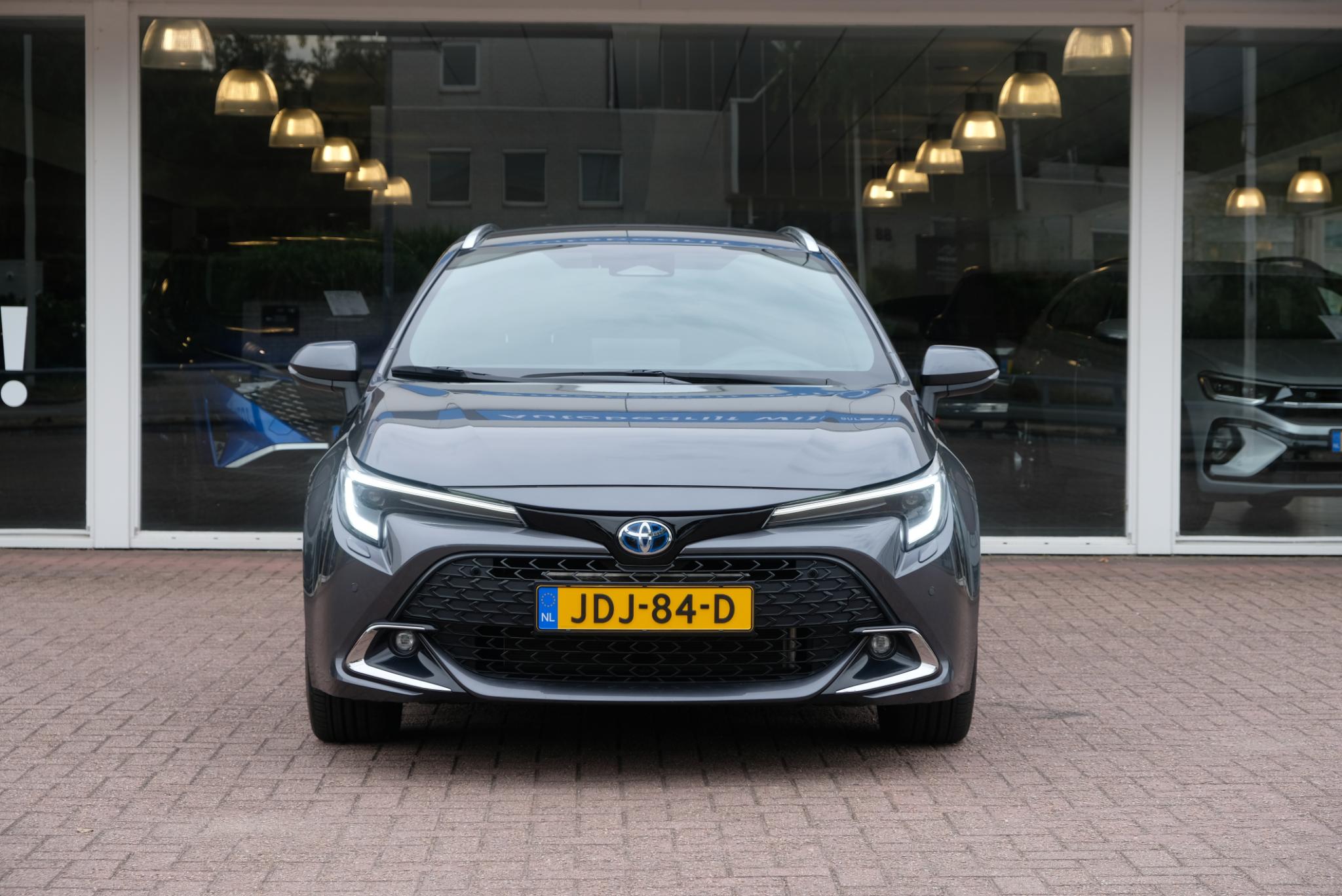 Toyota Corolla 1.8 Hybrid 140pk CVT Touring Sport Dynamic Toyota Corolla 1.8 Hybrid 140pk CVT Touring Sports First Edition | Navi | Climate | Adaptive Cruise | Keyless | Camera | Elektrische Achterklep afbeelding 3