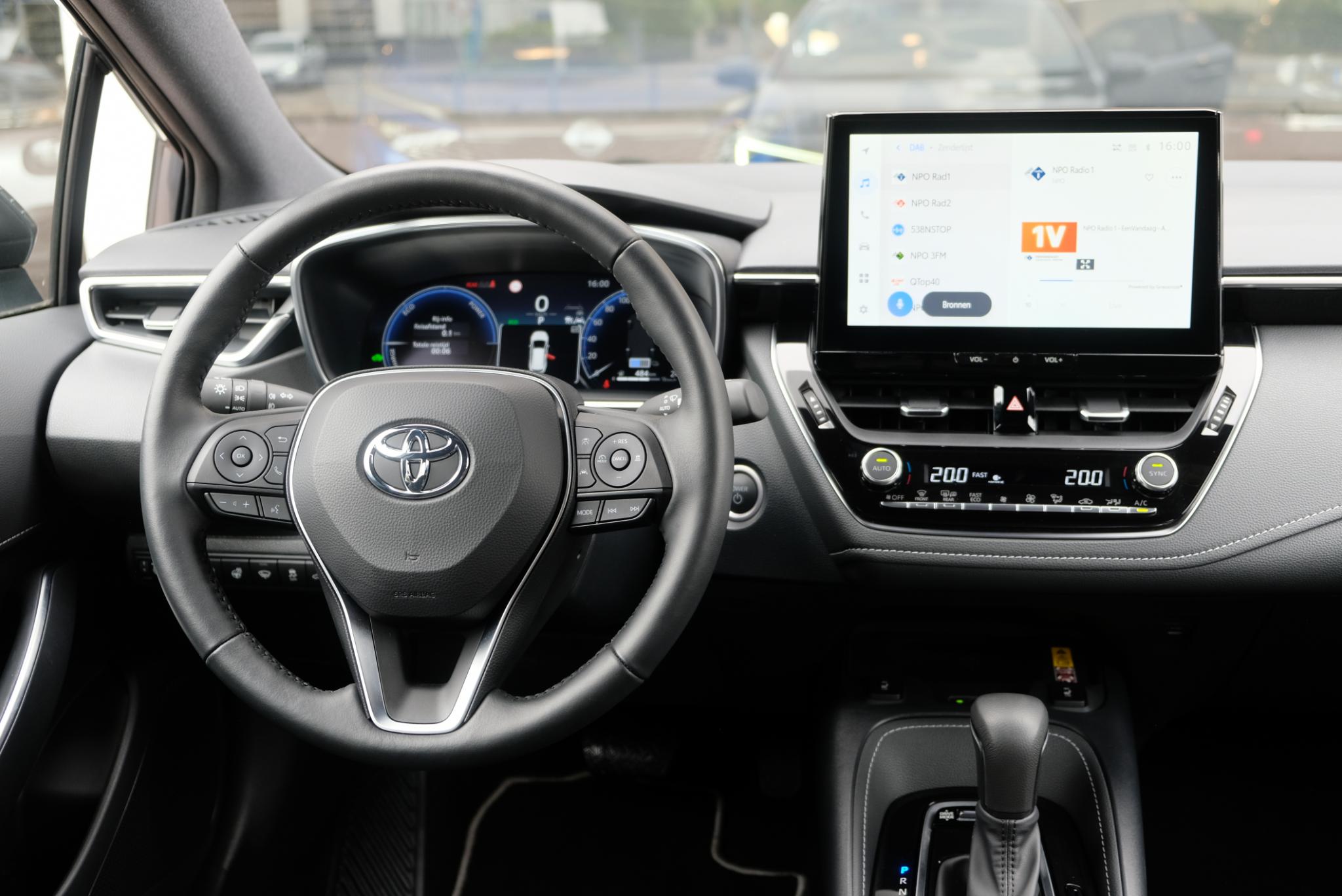 Toyota Corolla 1.8 Hybrid 140pk CVT Touring Sport Dynamic Toyota Corolla 1.8 Hybrid 140pk CVT Touring Sports First Edition | Navi | Climate | Adaptive Cruise | Keyless | Camera | Elektrische Achterklep afbeelding 7