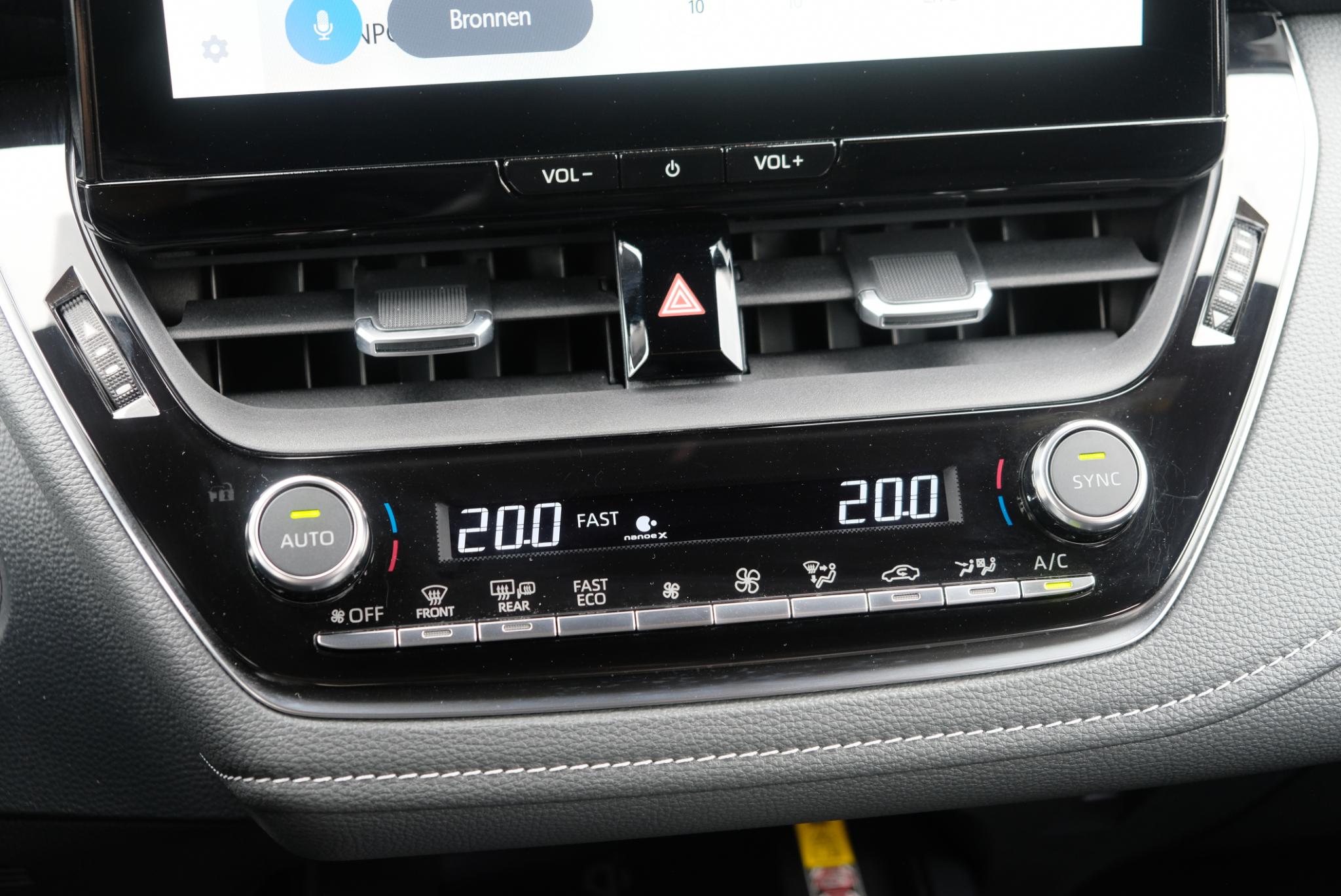 Toyota Corolla 1.8 Hybrid 140pk CVT Touring Sport Dynamic Toyota Corolla 1.8 Hybrid 140pk CVT Touring Sports First Edition | Navi | Climate | Adaptive Cruise | Keyless | Camera | Elektrische Achterklep afbeelding 12