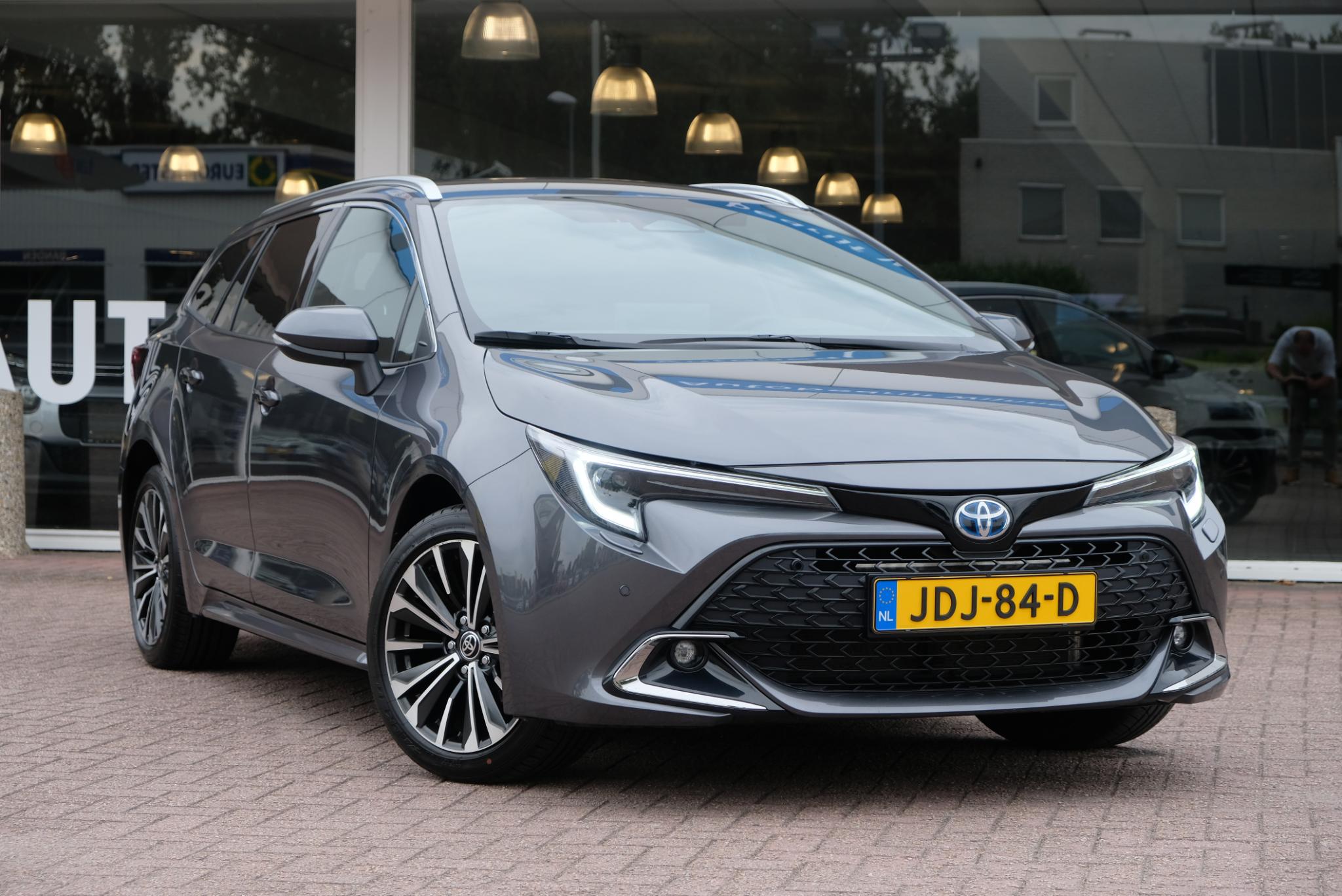 Toyota Corolla 1.8 Hybrid 140pk CVT Touring Sport Dynamic Toyota Corolla 1.8 Hybrid 140pk CVT Touring Sports First Edition | Navi | Climate | Adaptive Cruise | Keyless | Camera | Elektrische Achterklep afbeelding 24