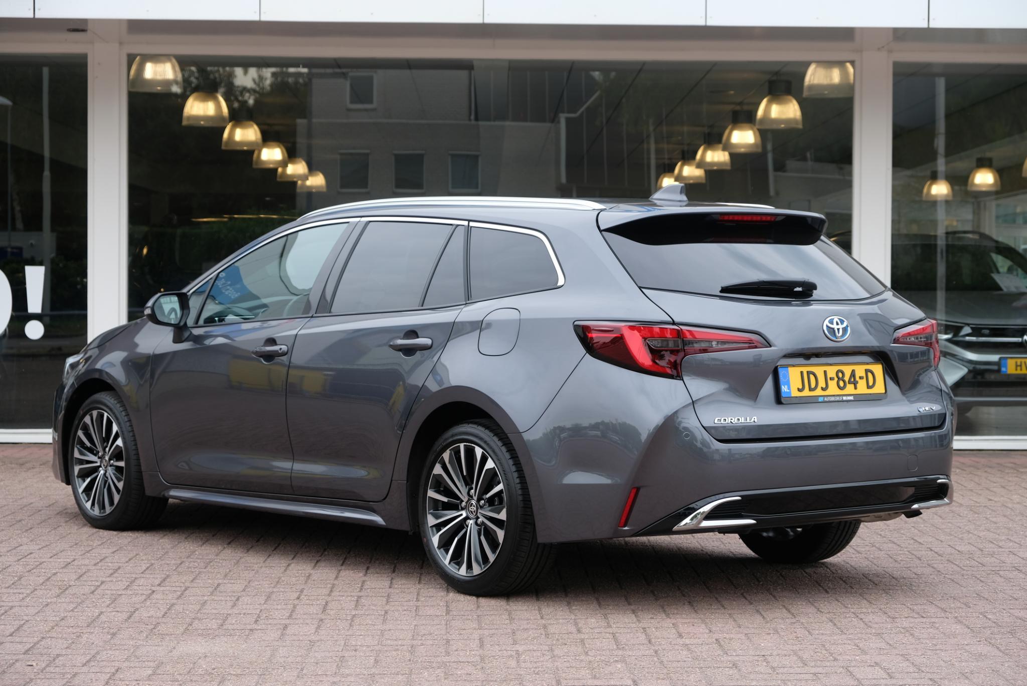 Toyota Corolla 1.8 Hybrid 140pk CVT Touring Sport Dynamic Toyota Corolla 1.8 Hybrid 140pk CVT Touring Sports First Edition | Navi | Climate | Adaptive Cruise | Keyless | Camera | Elektrische Achterklep afbeelding 25